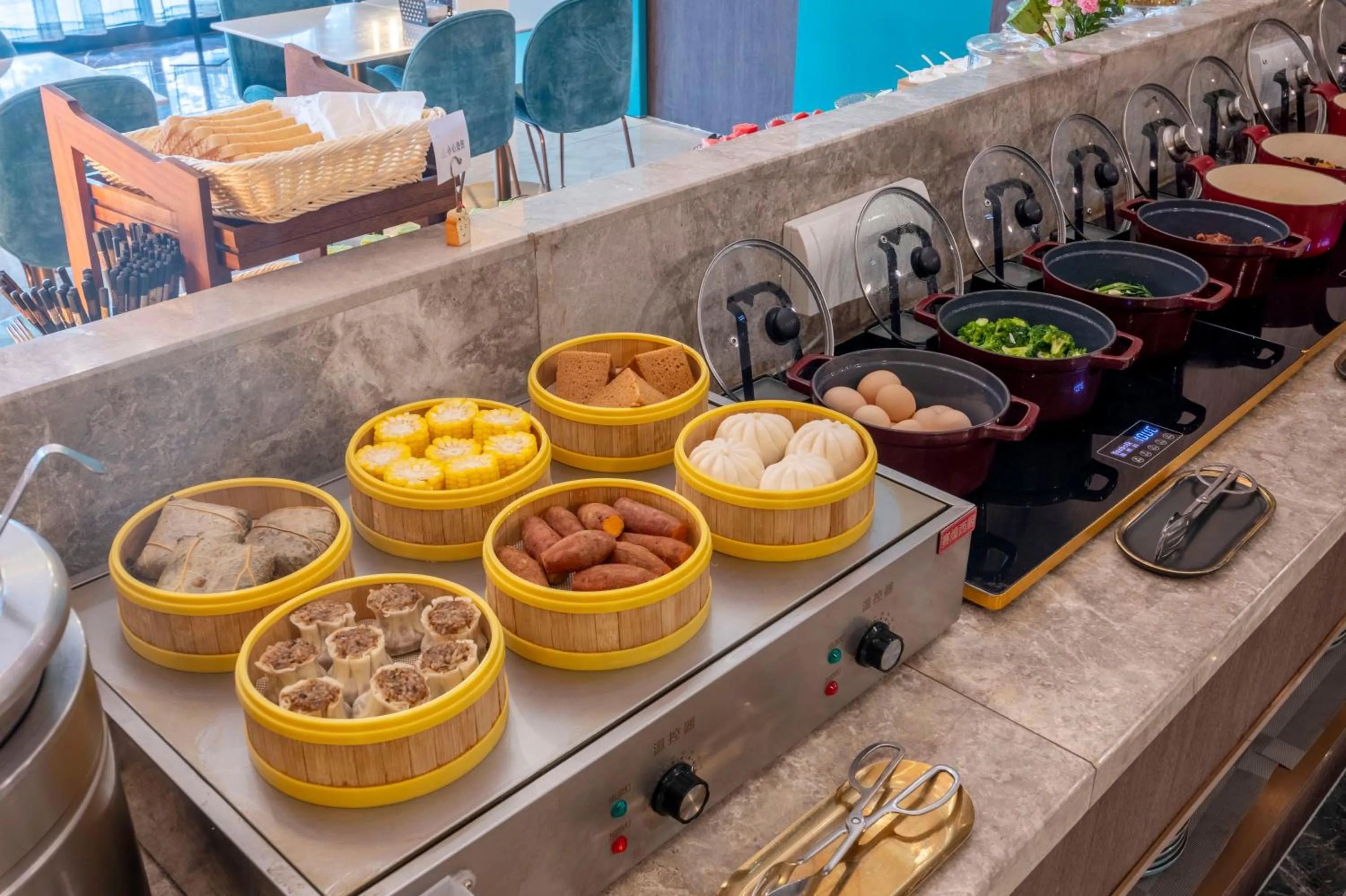 Restaurant/places to eat in Orange Crystal Hotel Shenzhen Baoan Airport Bihaiwan