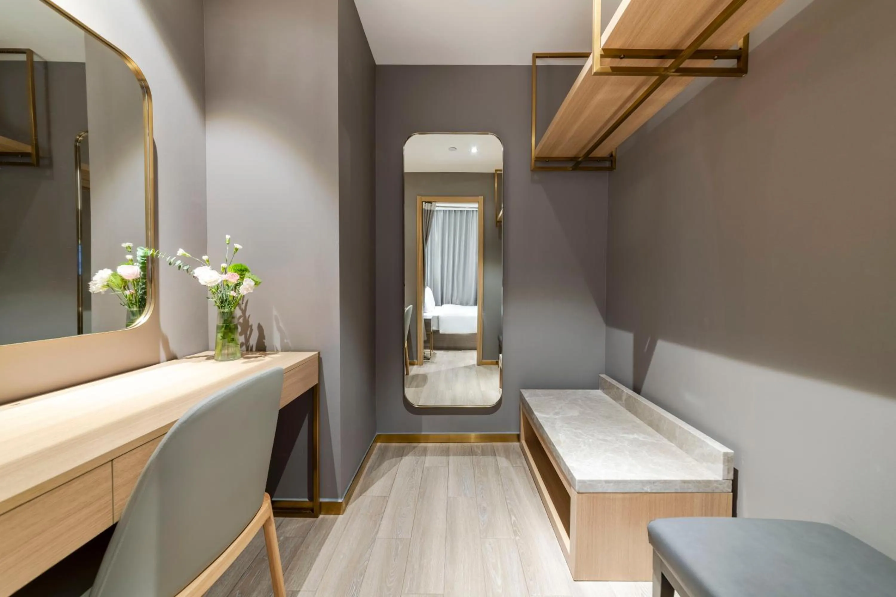 Seating area in Orange Crystal Hotel Shenzhen Baoan Airport Bihaiwan