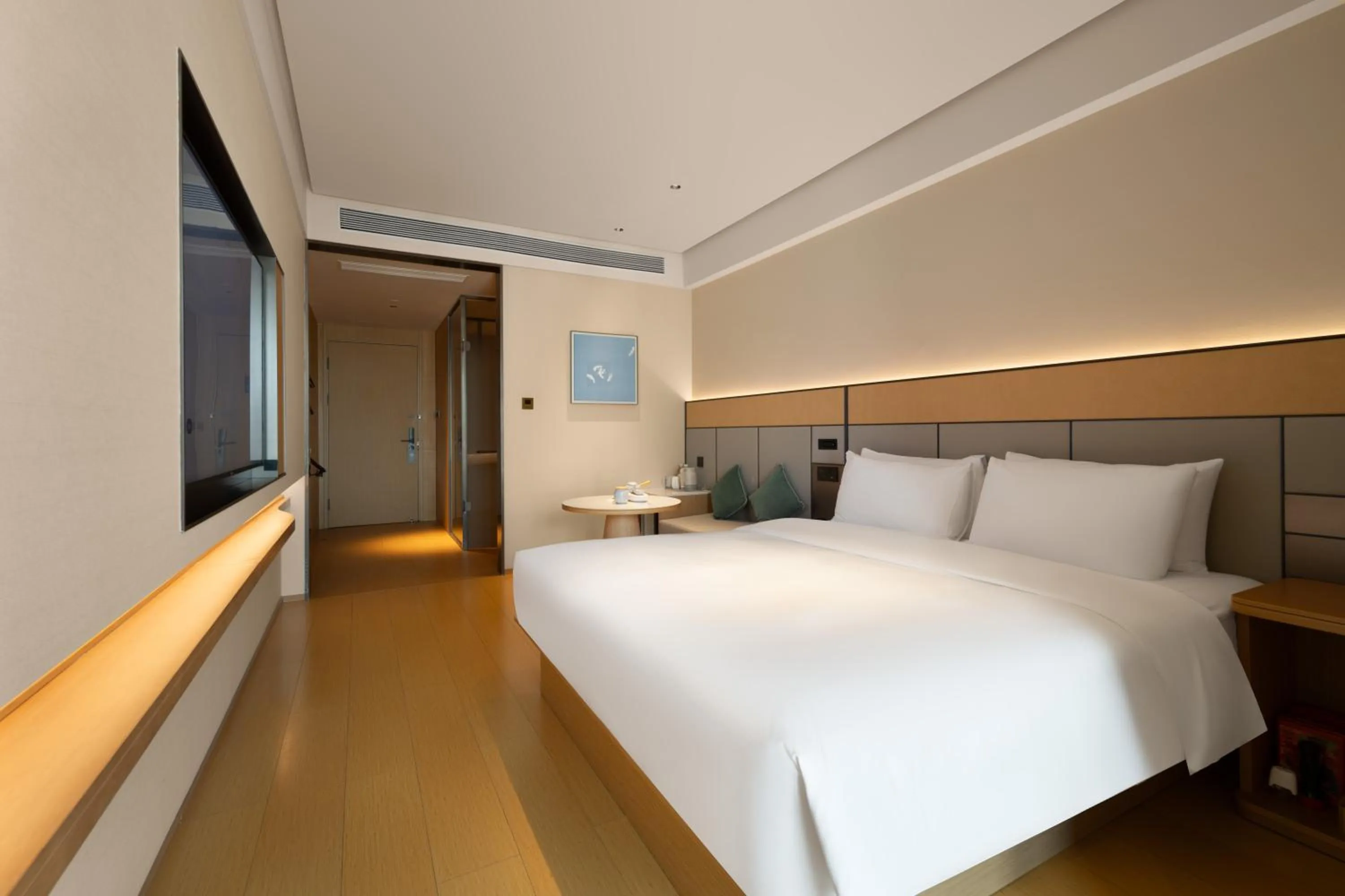 Photo of the whole room, Bed in JI Hotel Chongqing Shapingba Station Three Gorges Square Pedestrian Street