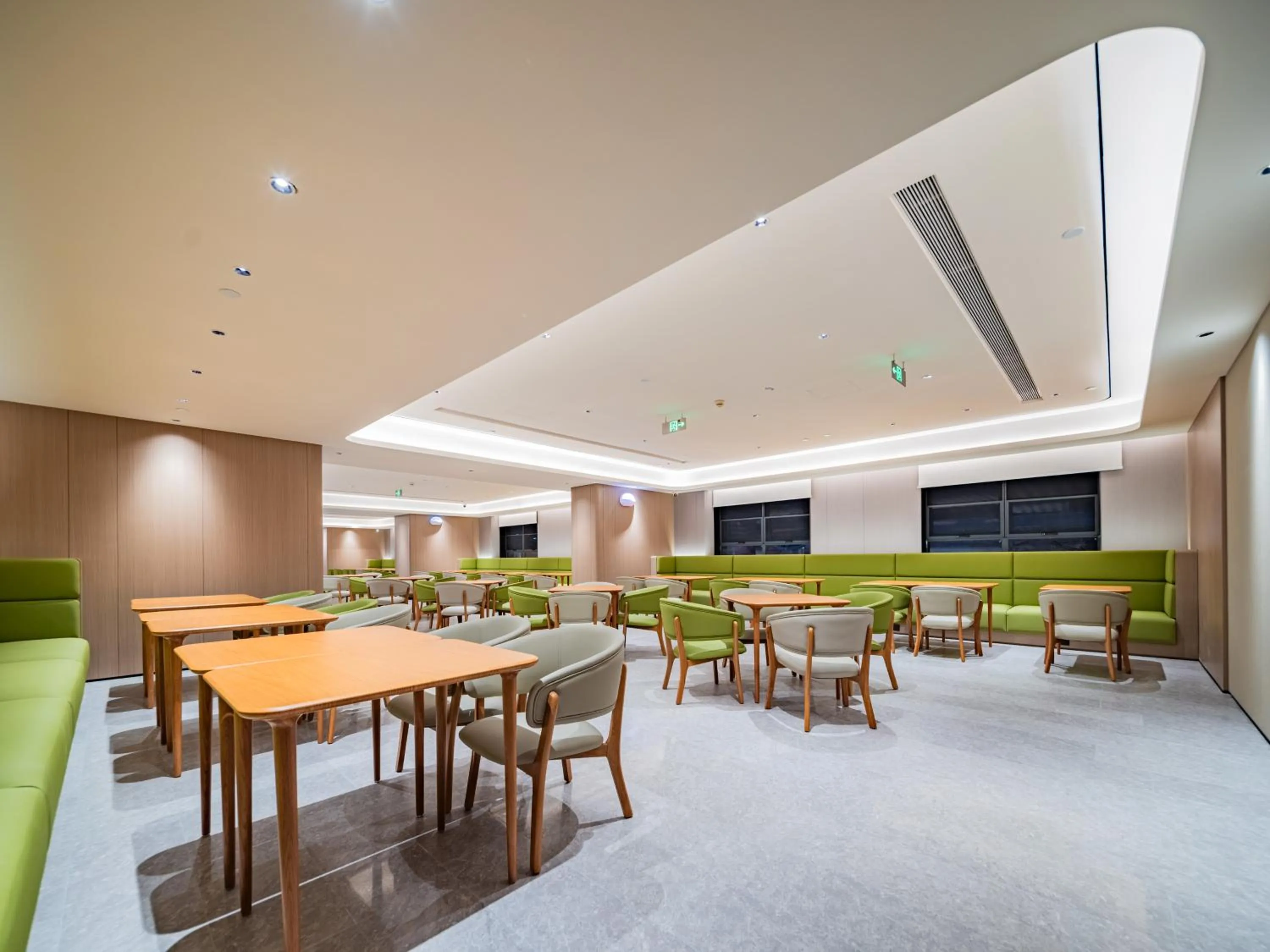 Restaurant/places to eat in JI Hotel Chengdu South Railway Station West Road