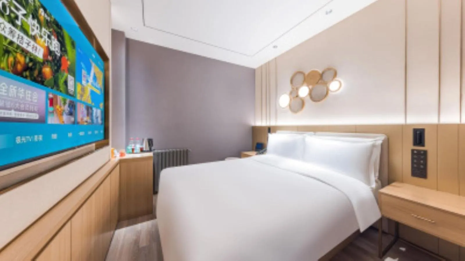 Photo of the whole room, Bed in Orange Beijing Lama Temple Hepingli North Street Subway Station Hotel