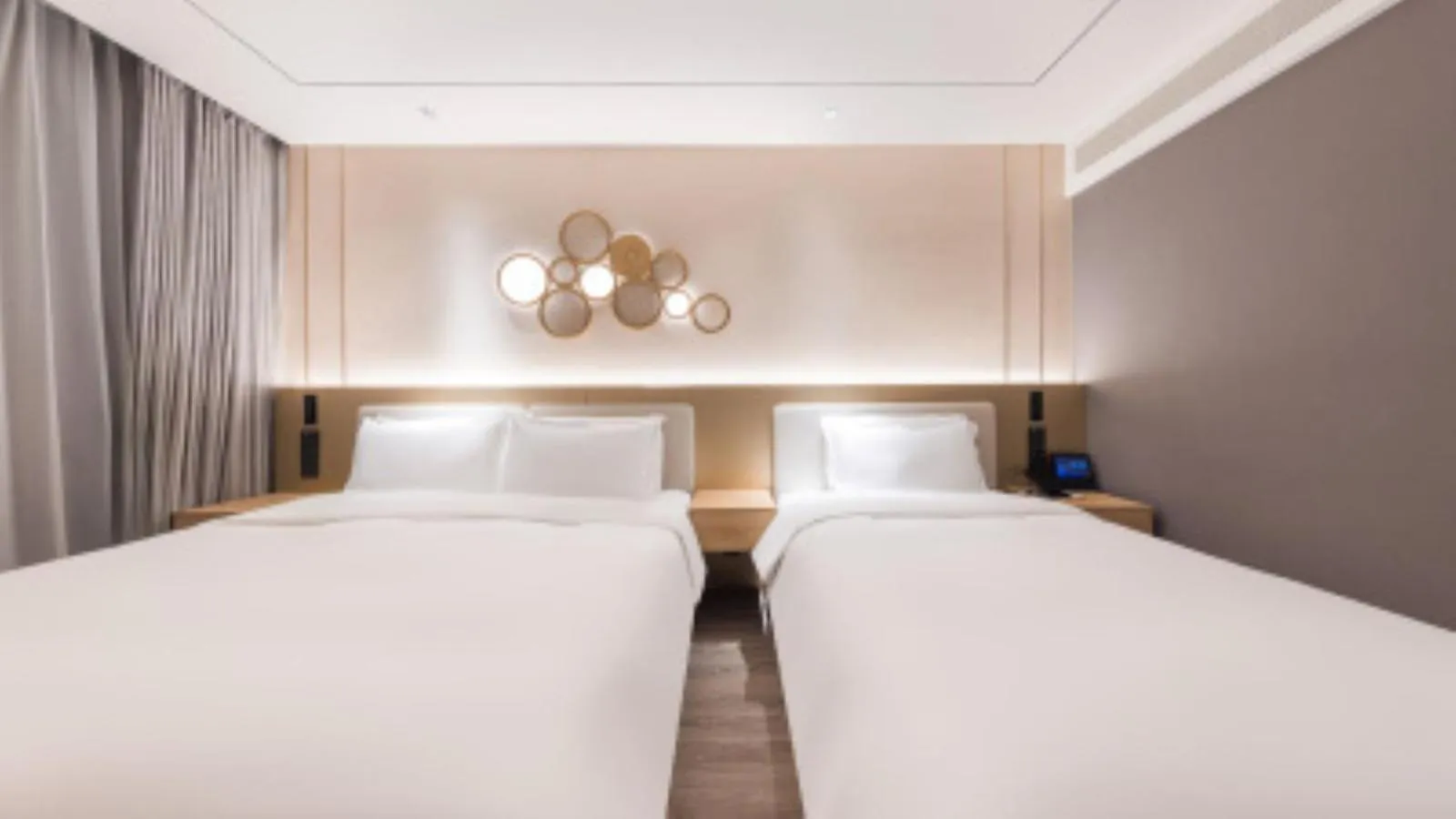 Photo of the whole room, Bed in Orange Beijing Lama Temple Hepingli North Street Subway Station Hotel