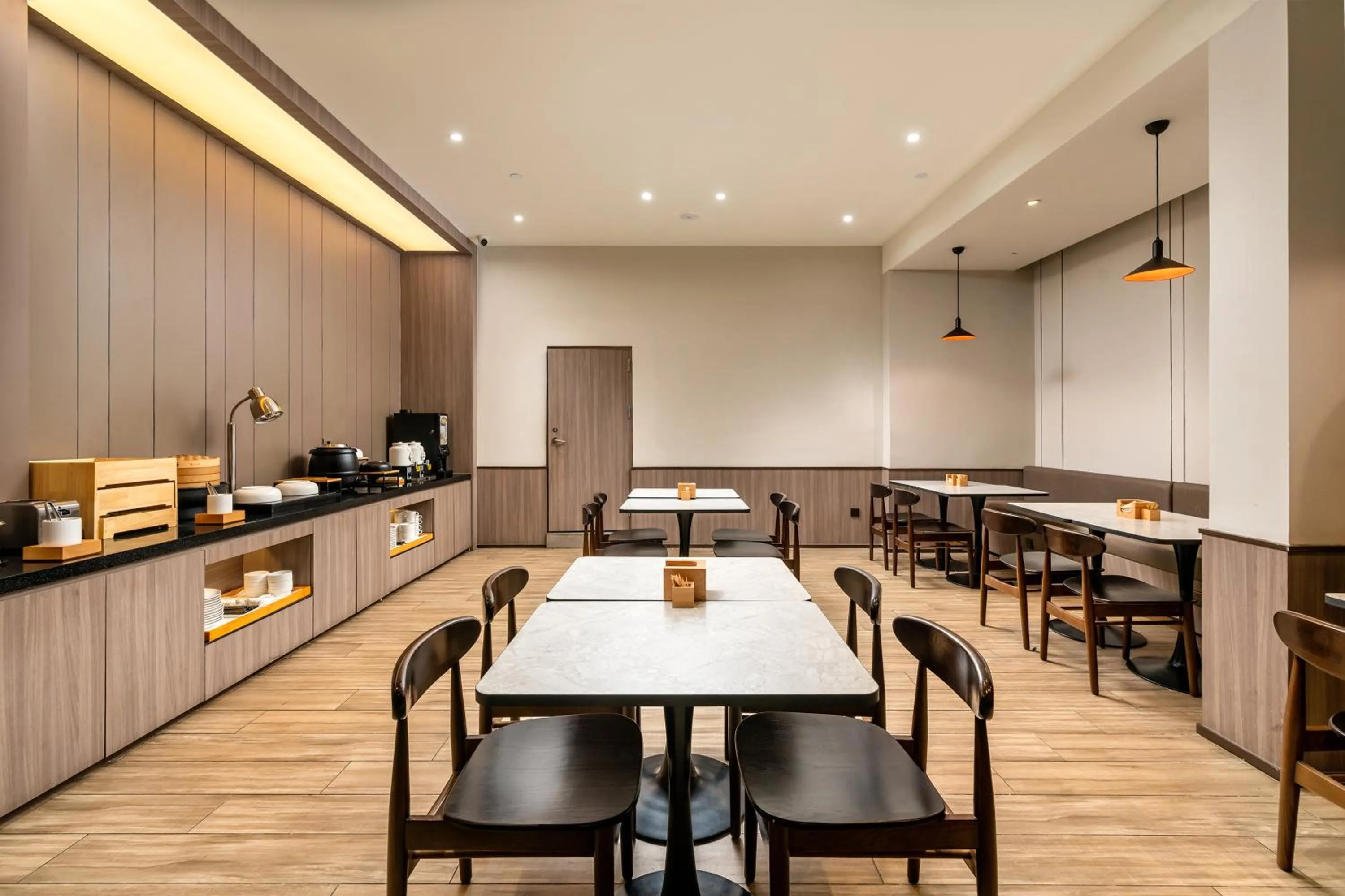 Restaurant/places to eat in Hanting Hotel Guangzhou Feixiang Park Subway Station