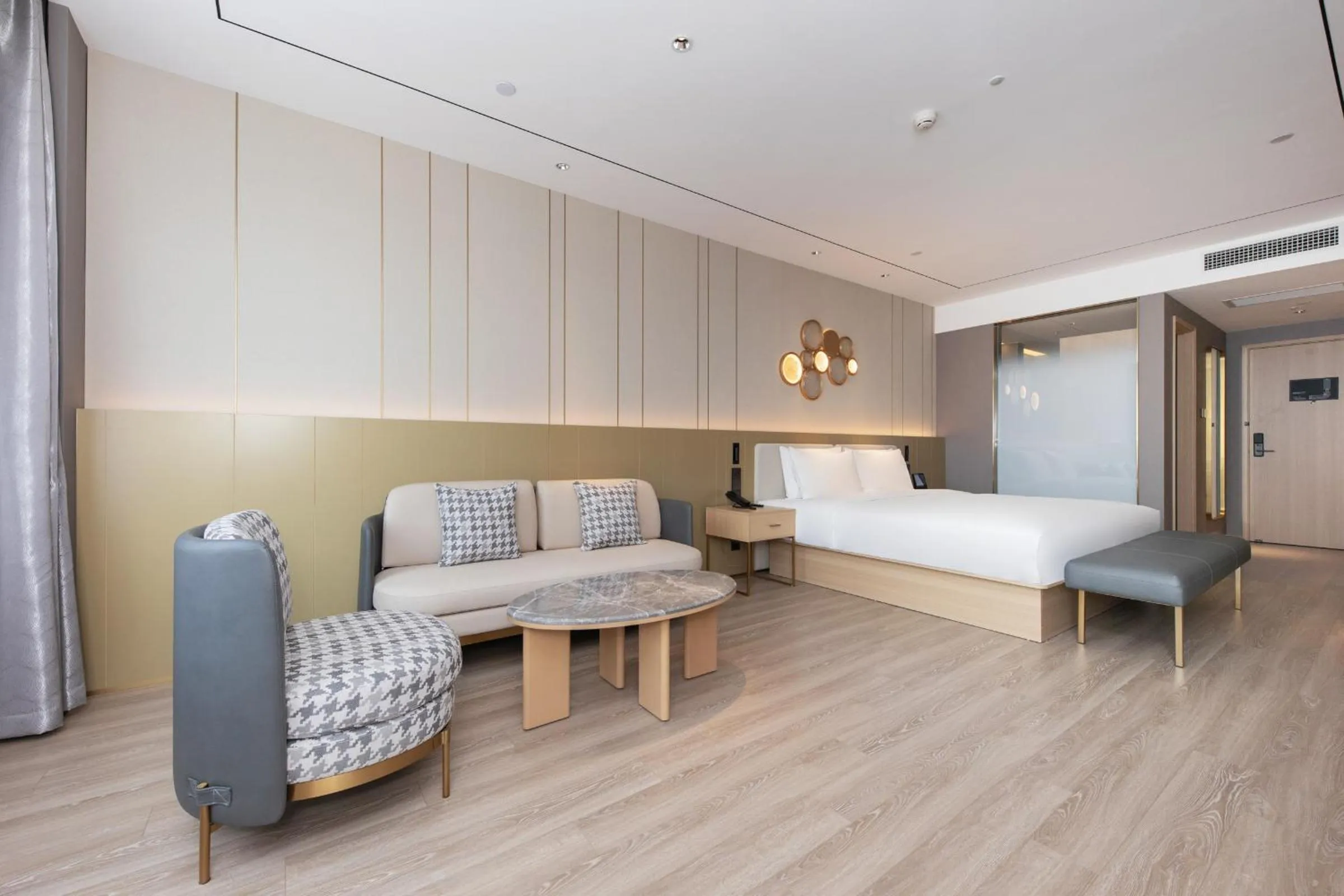 Seating area, Bed in Orange Hotel Beijing Yizhuang Bridge Subway Station