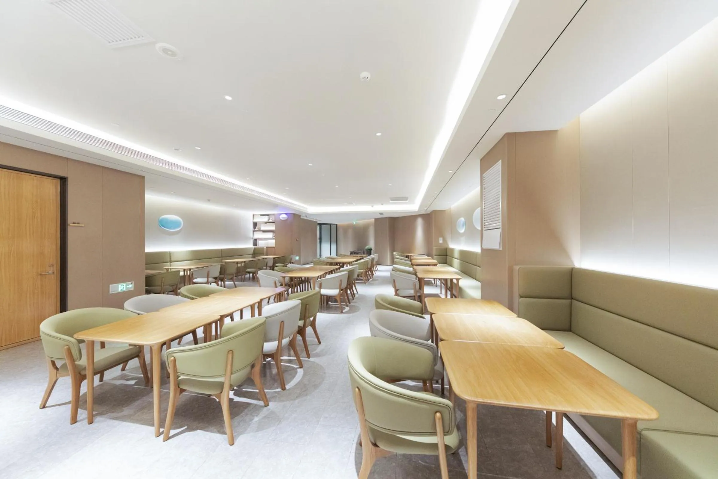 Restaurant/places to eat in JI Hotel Beijing West Railway Station Lianbao Road