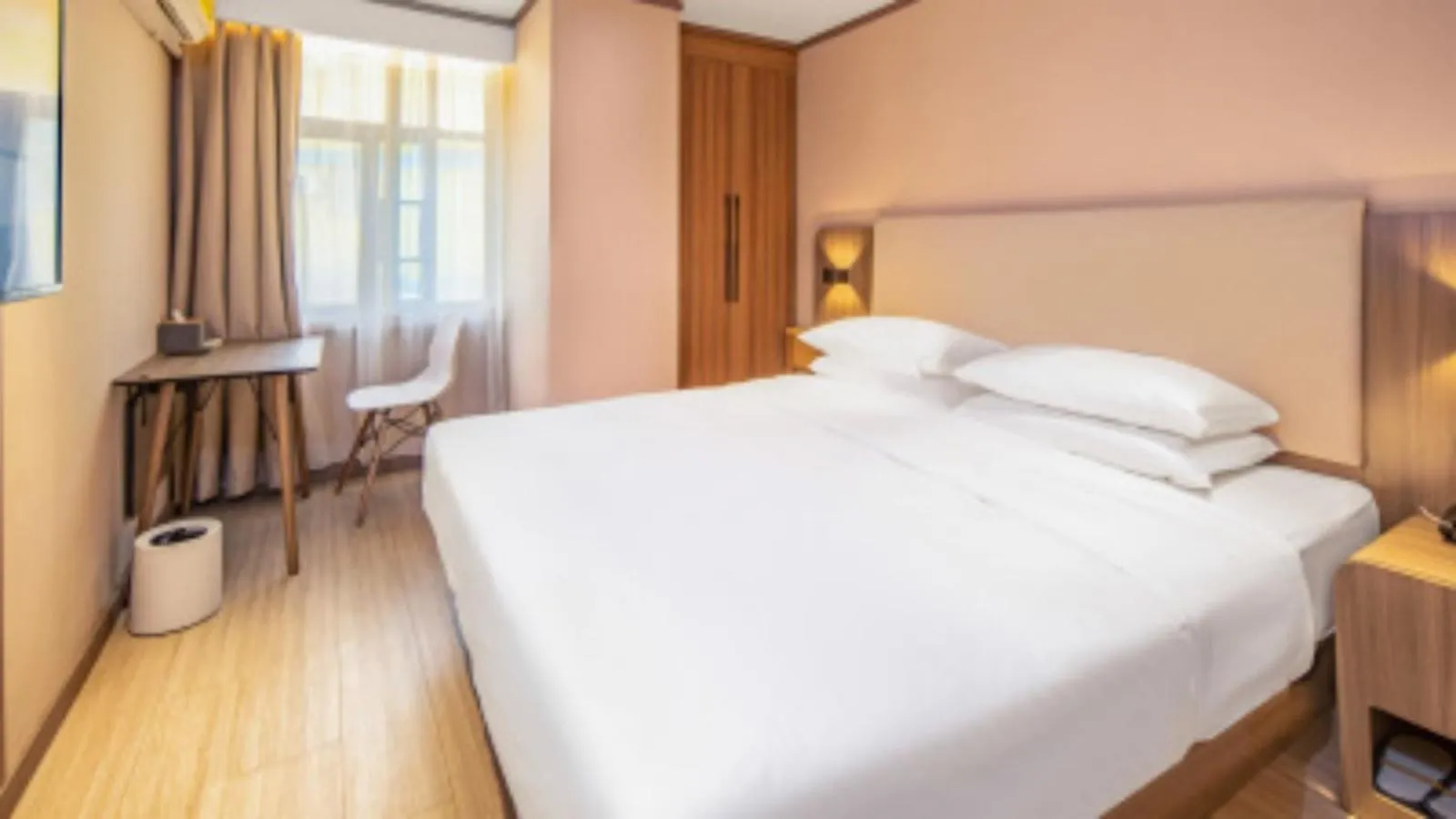 Bedroom, Bed in Hanting Hotel Shenzhen Huaqiang North Science Museum Subway Station