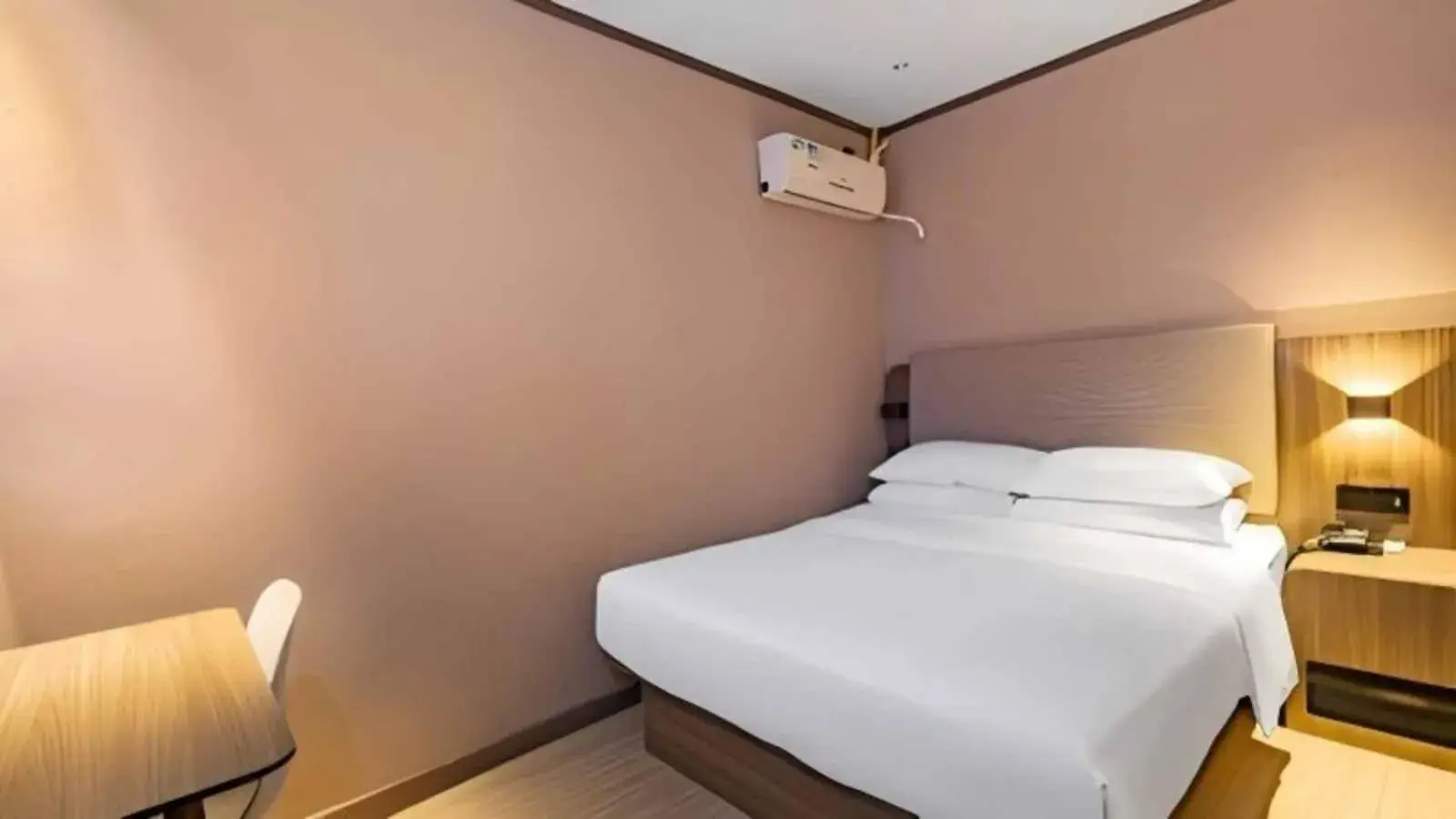 Double Room without Window in Hanting Hotel Shenzhen Huaqiang North Science Museum Subway Station Double Room without Window in Hanting Hotel Shenzhen Huaqiang North Science Museum Subway Station
