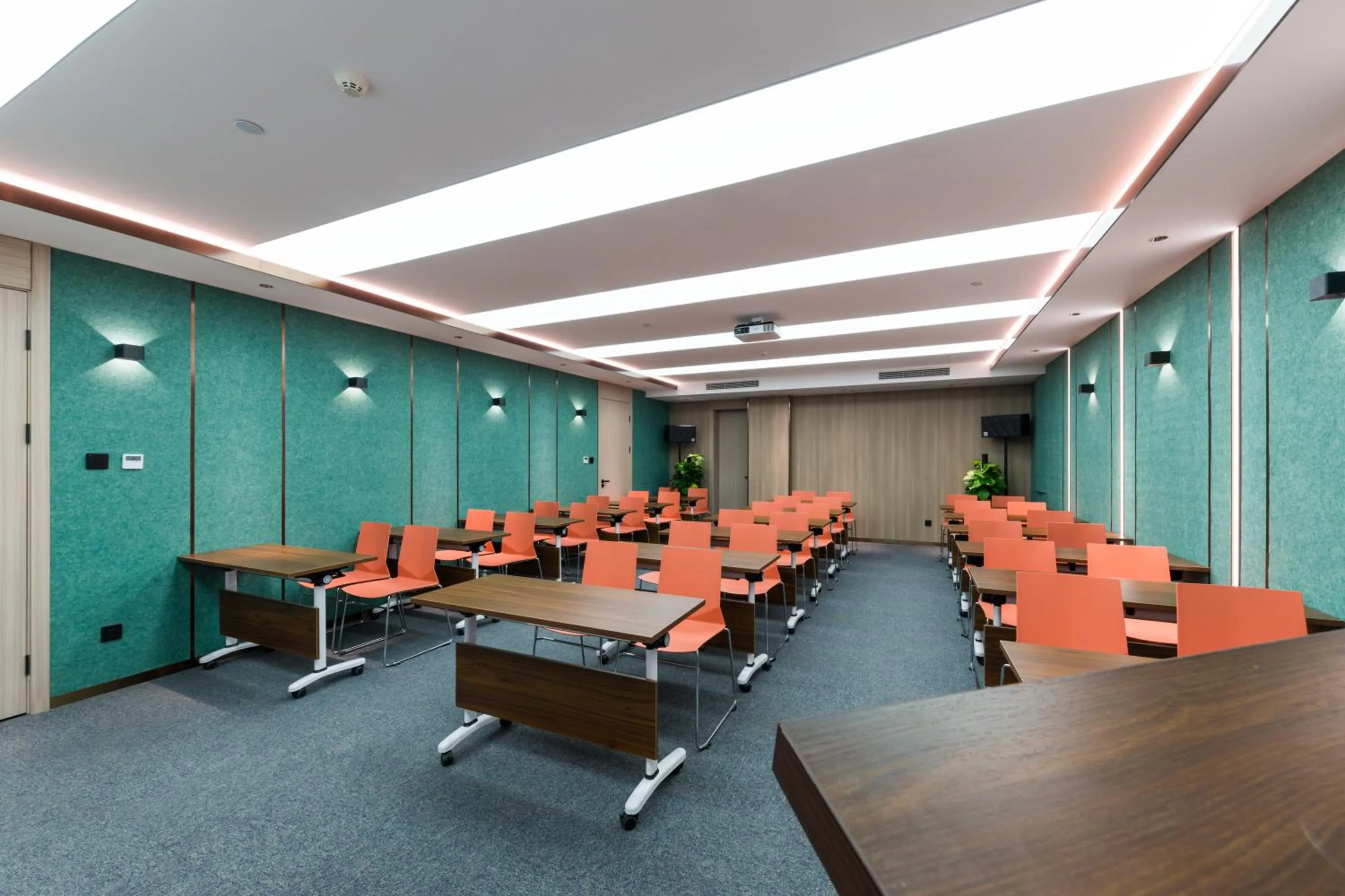 Meeting/conference room in Orange Hotel Shanghai World Expo Center