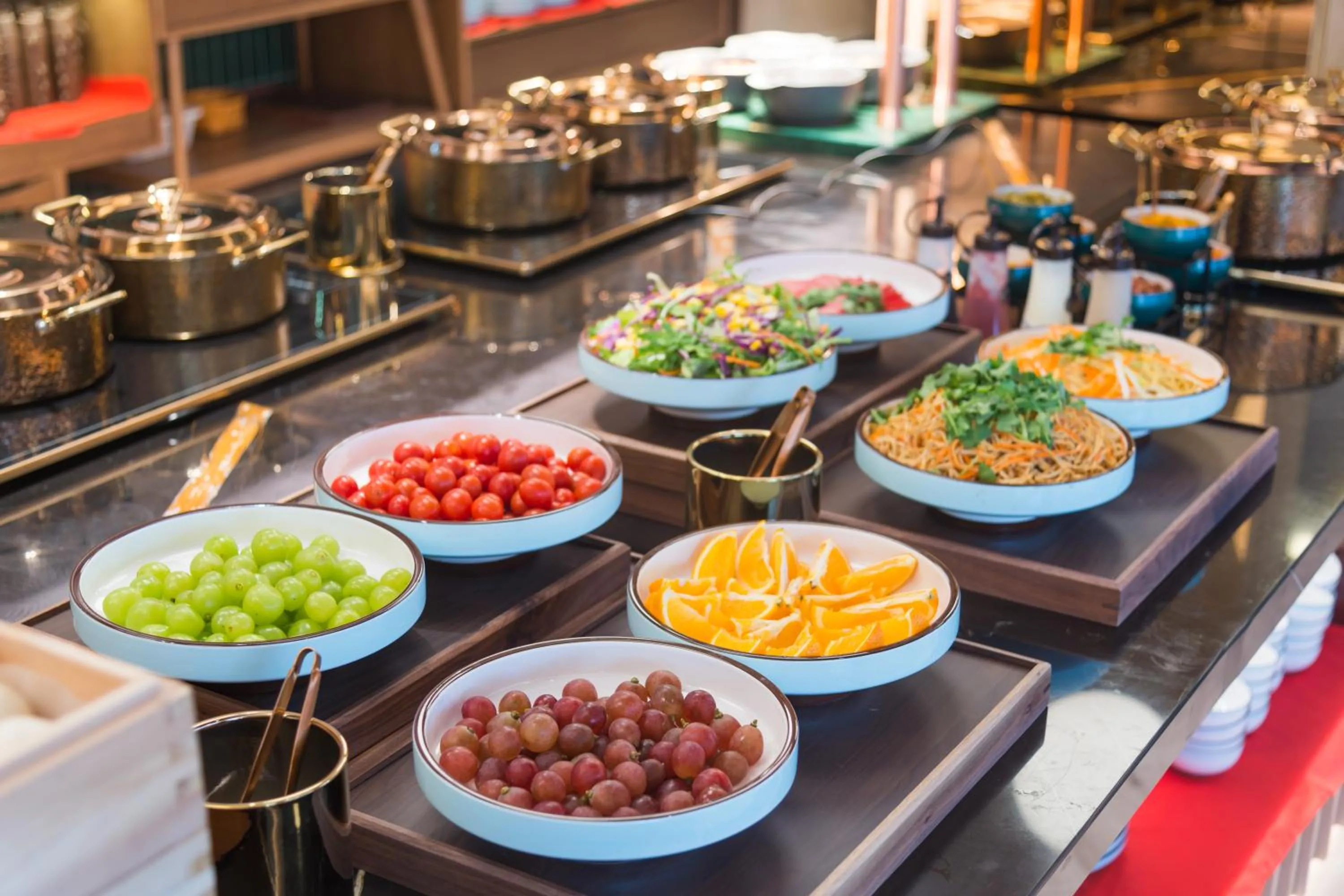 Restaurant/places to eat in Orange Hotel Shanghai World Expo Center