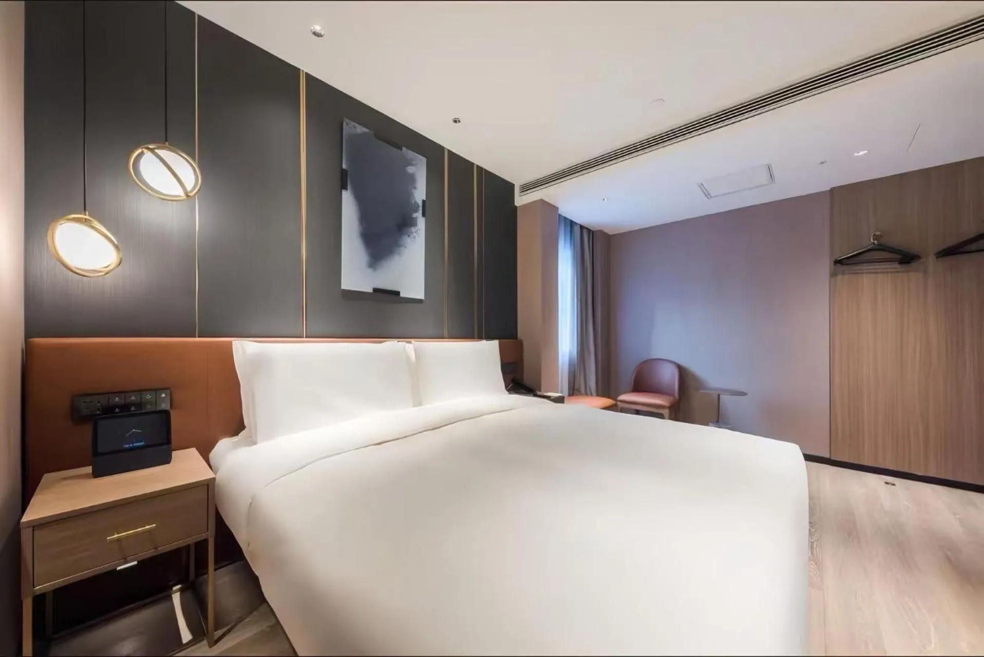 Bed in Orange Hotel Shanghai World Expo Center