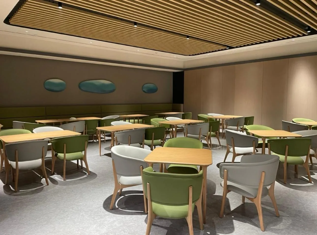 Restaurant/places to eat in JI Hotel Shanghai Dianshanhu Avenue Metro Station