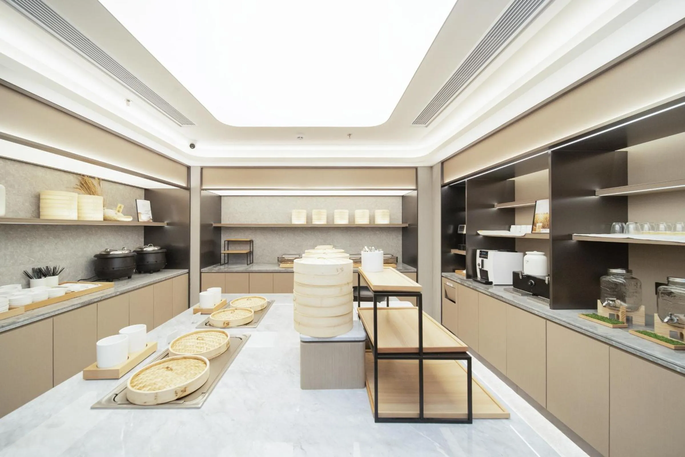 Restaurant/places to eat in JI Hotel Shenzhen Convention & Exhibition Center Gangxia Subway Station