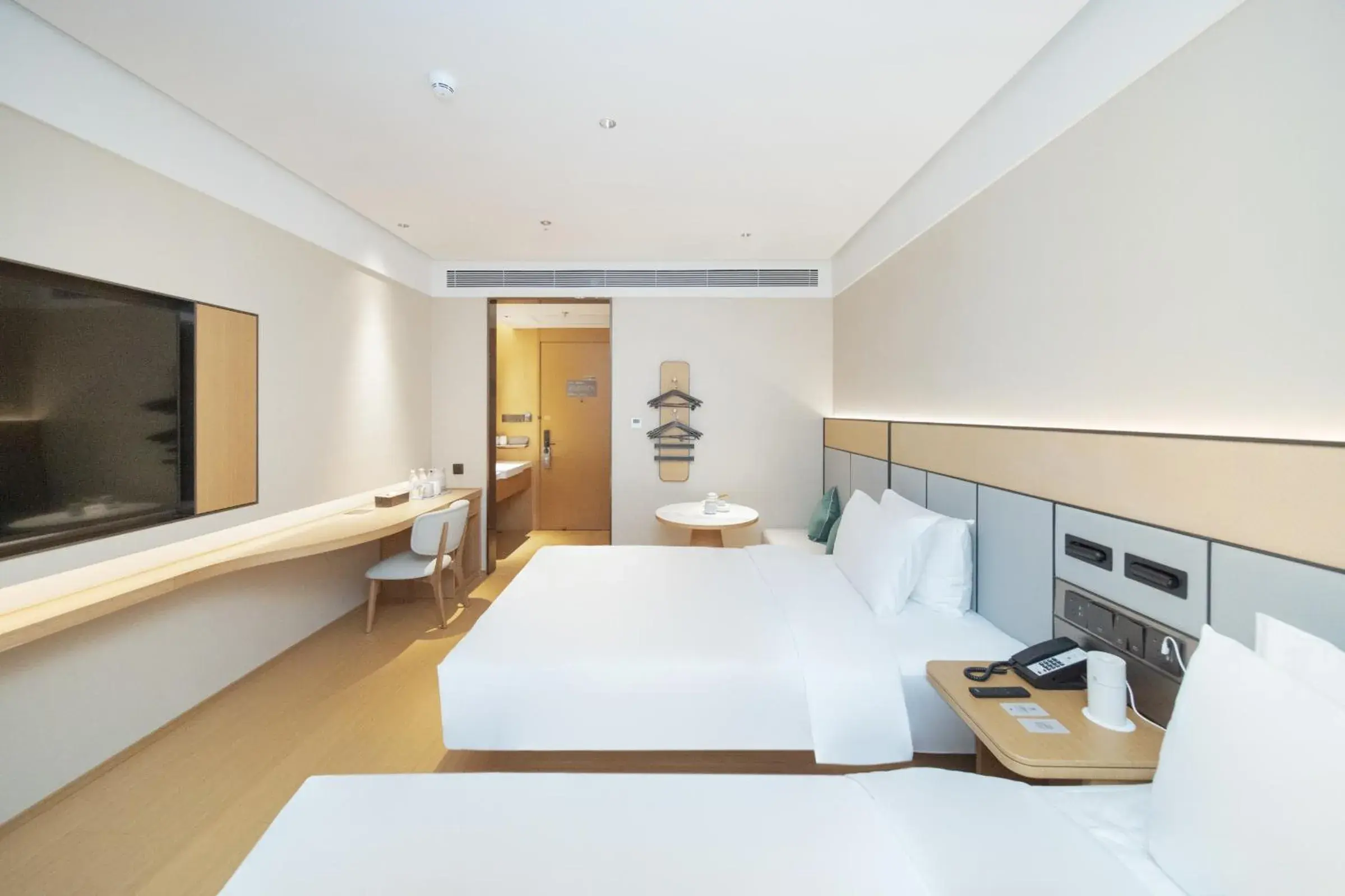 Twin Room in JI Hotel Shenzhen Convention & Exhibition Center Gangxia Subway Station Twin Room in JI Hotel Shenzhen Convention & Exhibition Center Gangxia Subway Station