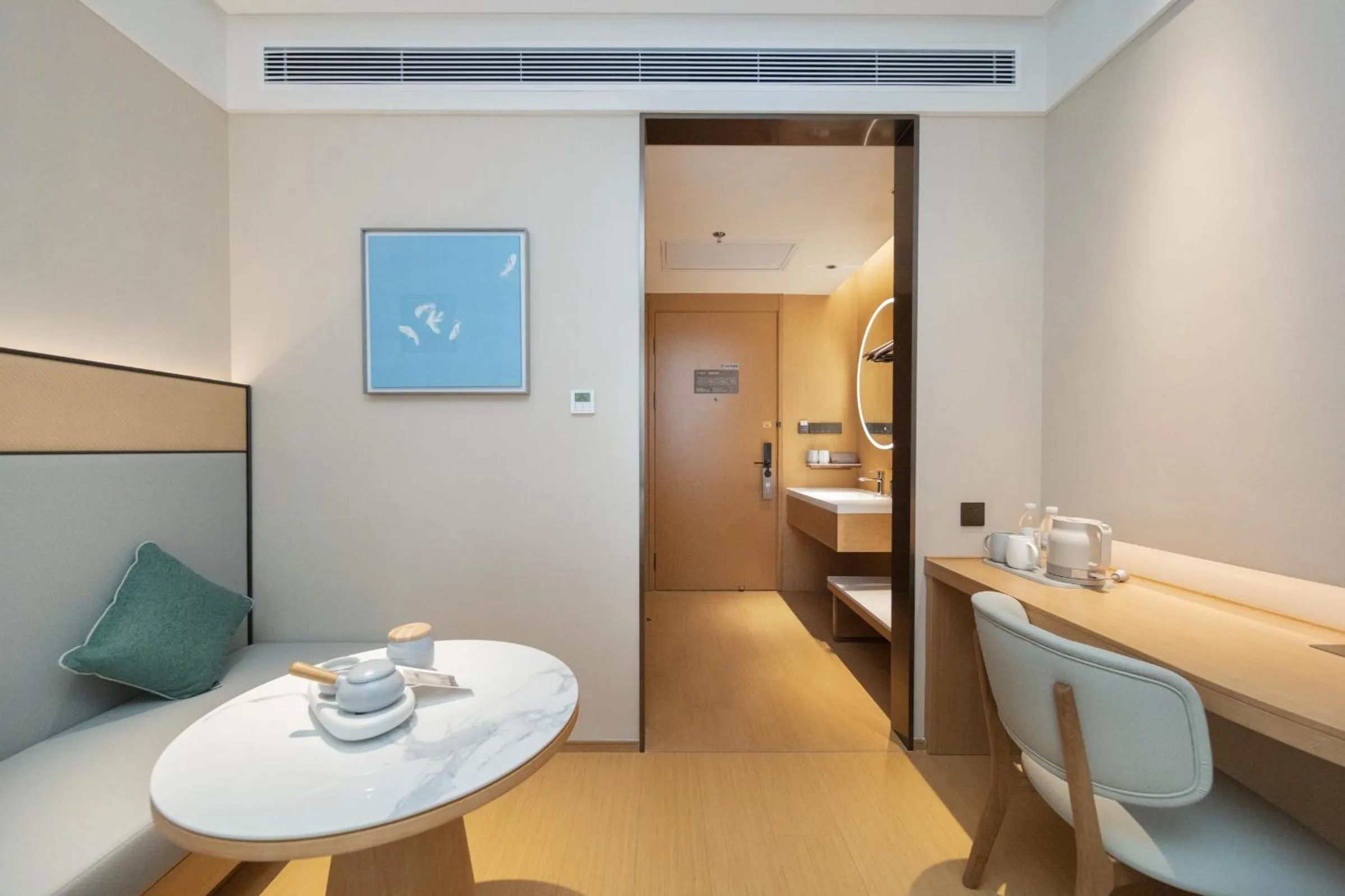 Seating area in JI Hotel Shenzhen Convention & Exhibition Center Gangxia Subway Station