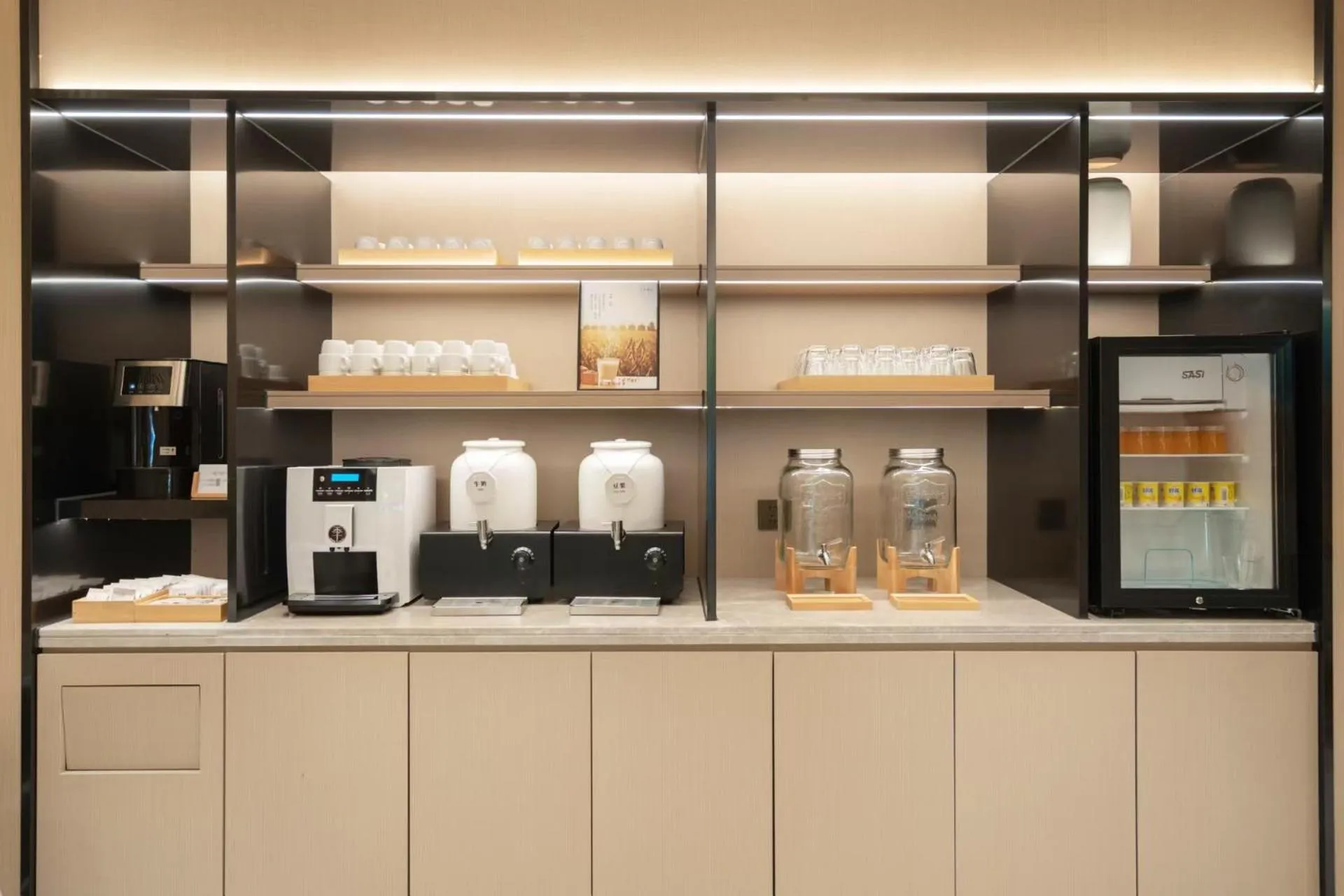 Restaurant/places to eat in JI Hotel Guangzhou Fangcun Huadiwan