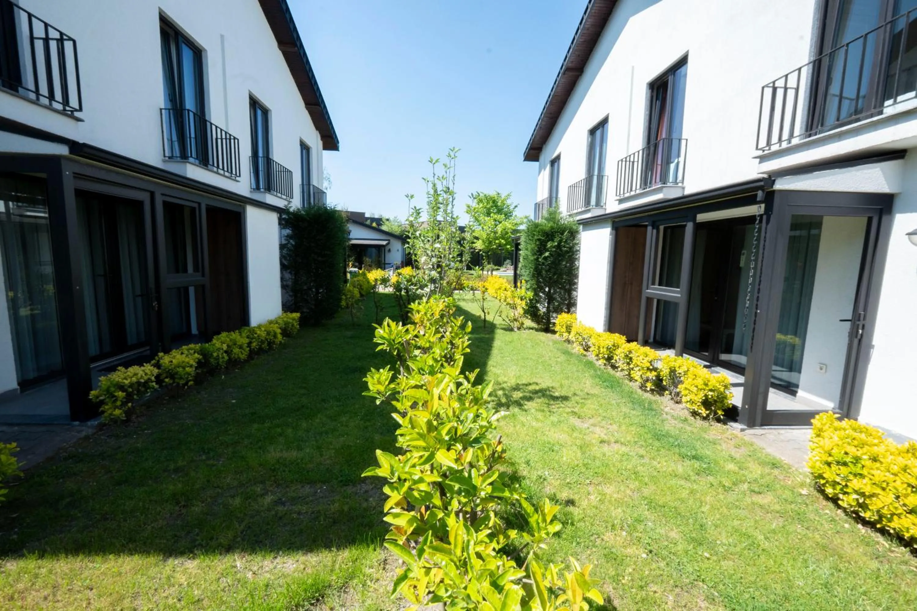 Property building in Sapanca Cayir Cimen Otel