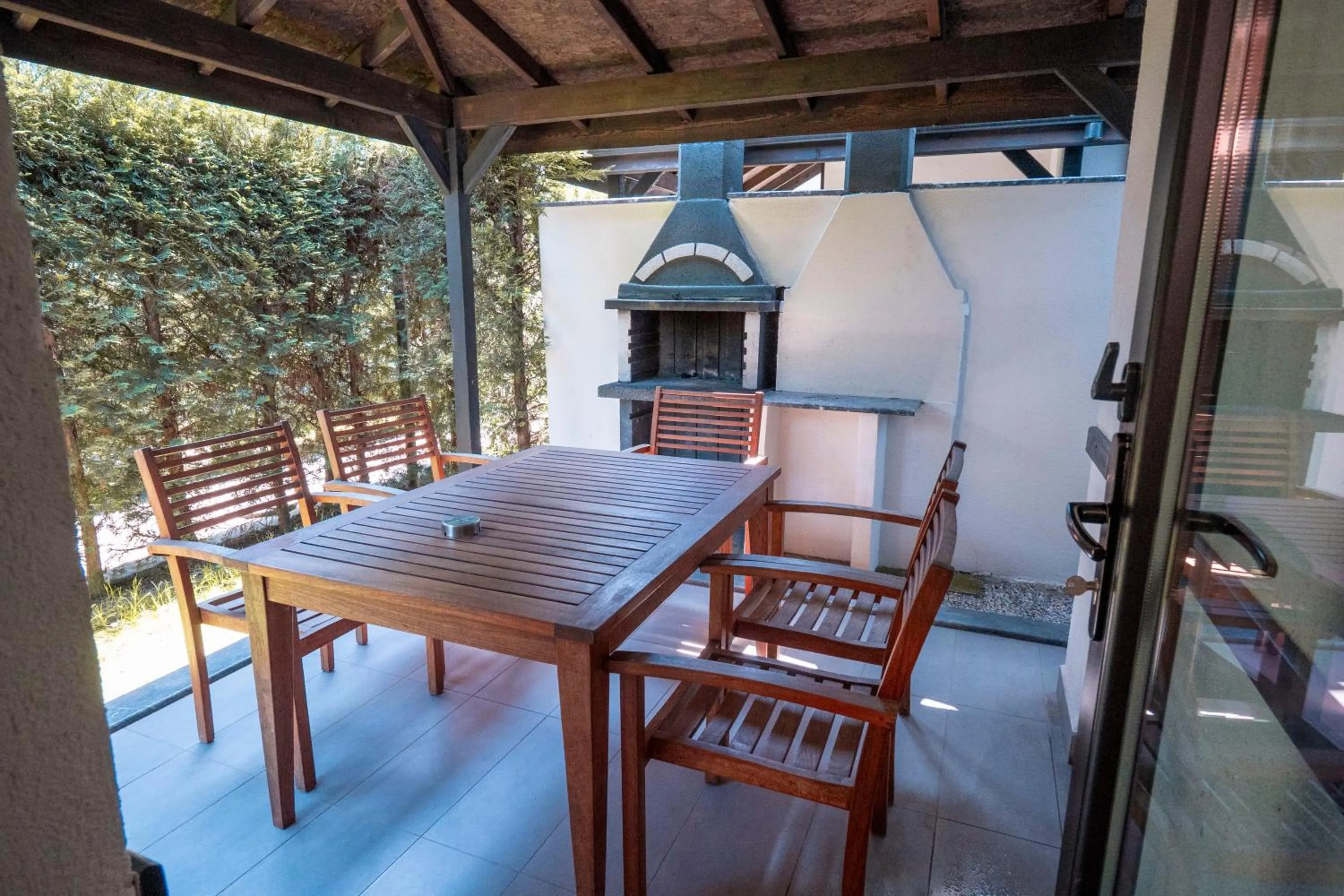 Patio in Sapanca Cayir Cimen Otel