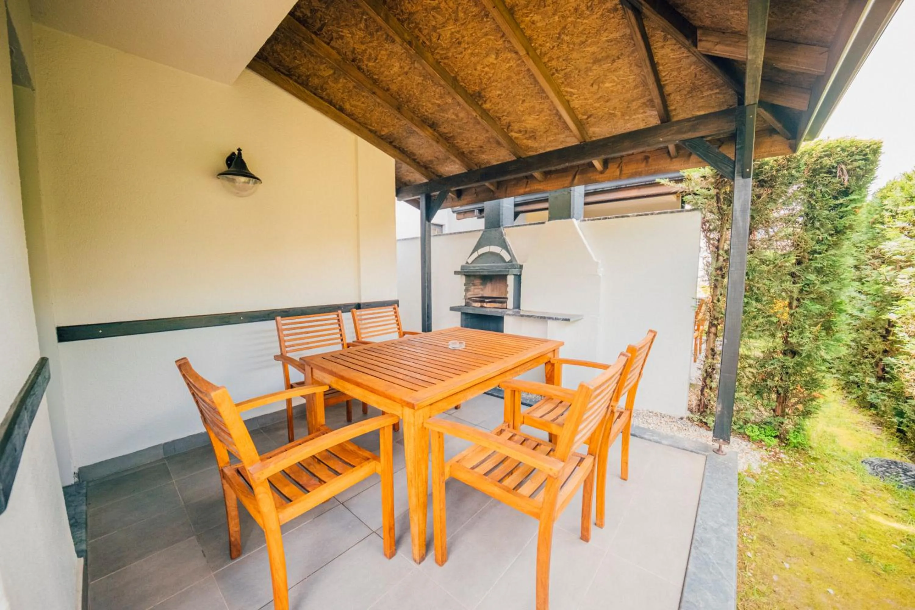 Patio in Sapanca Cayir Cimen Otel