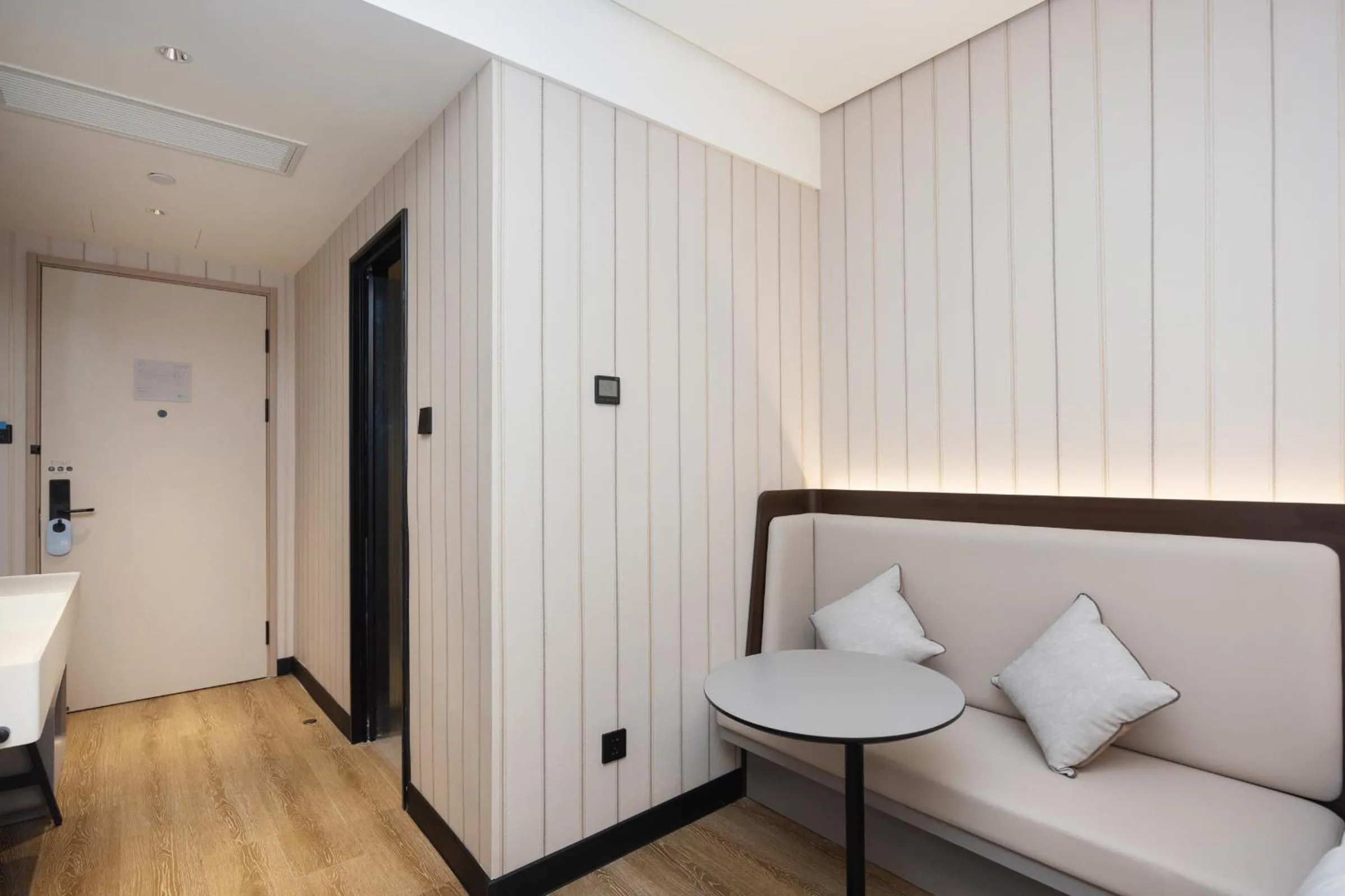 Hanting Hotel Shanghai Yishan Road Center