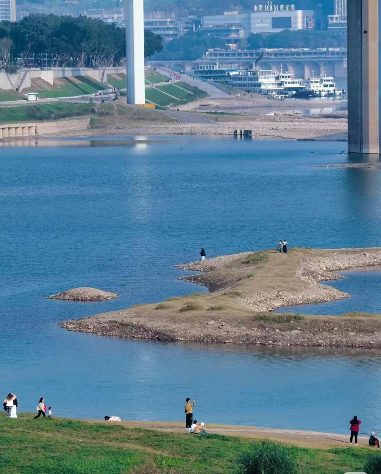 People in Hanting Hotel Chongqing Lianglukou Caiyuanba