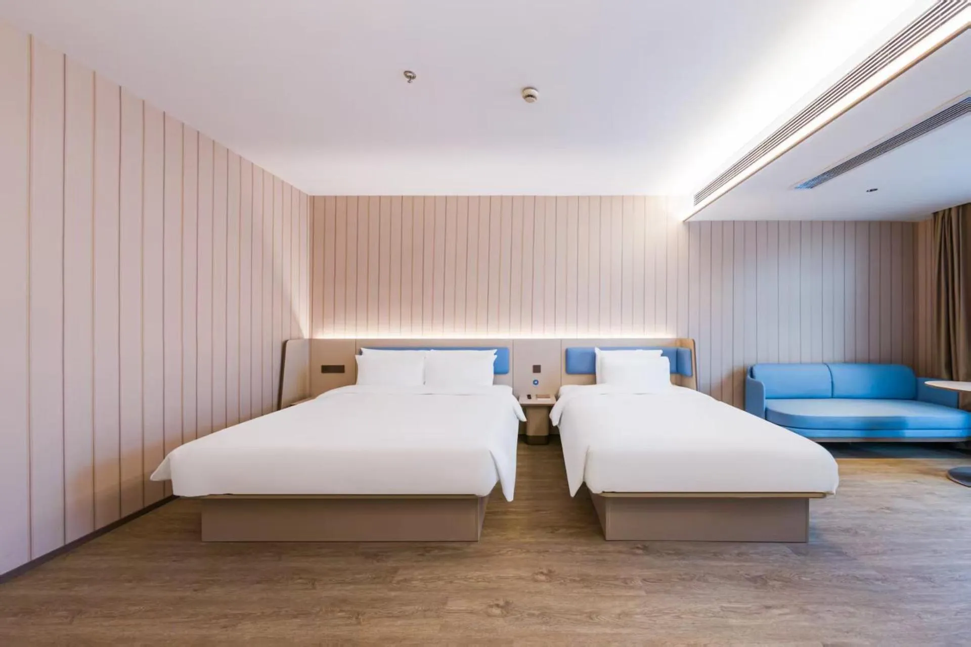 Bed in Hanting Hotel Shanghai Pudong Airport Shixin Road