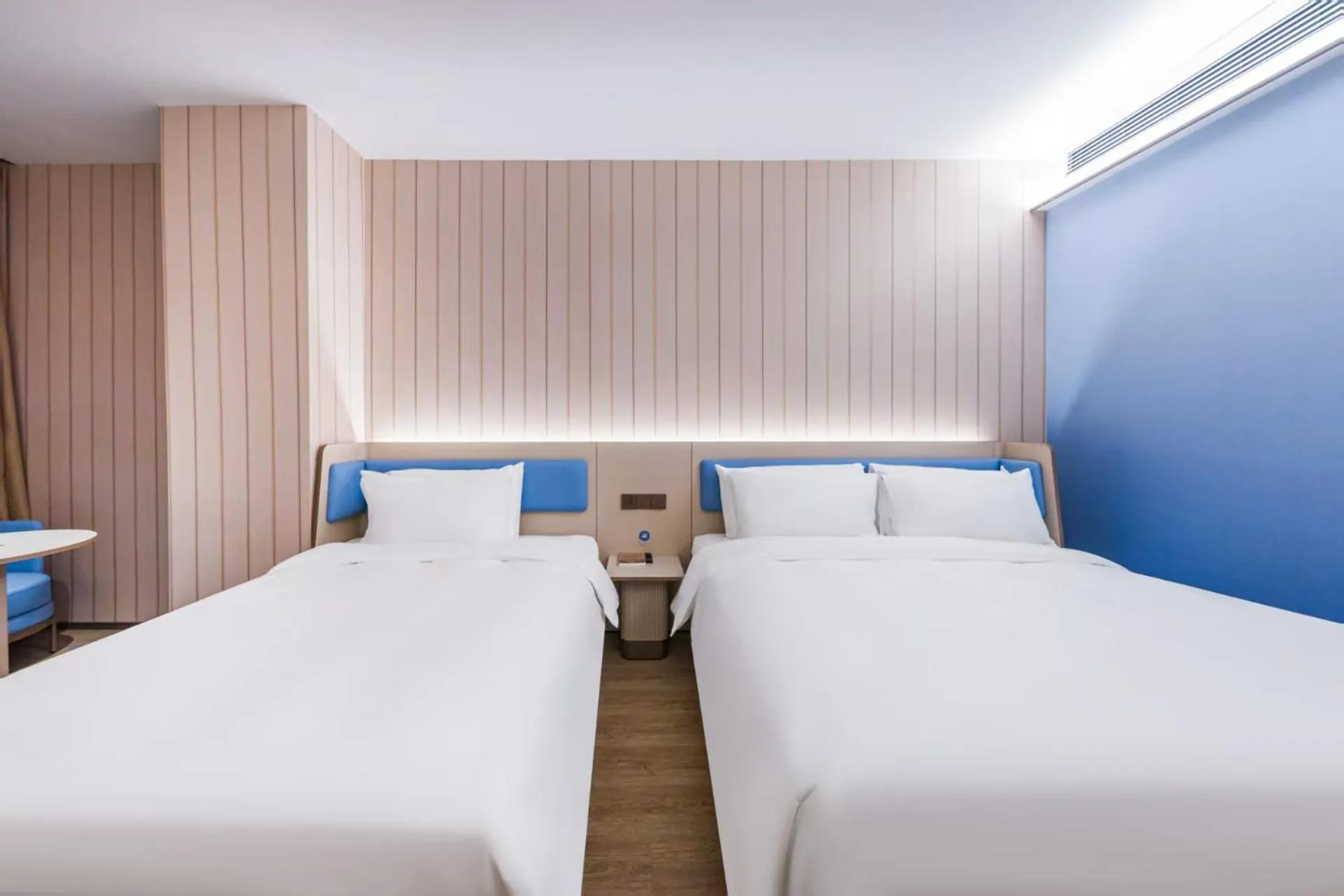 Bed in Hanting Hotel Shanghai Pudong Airport Shixin Road