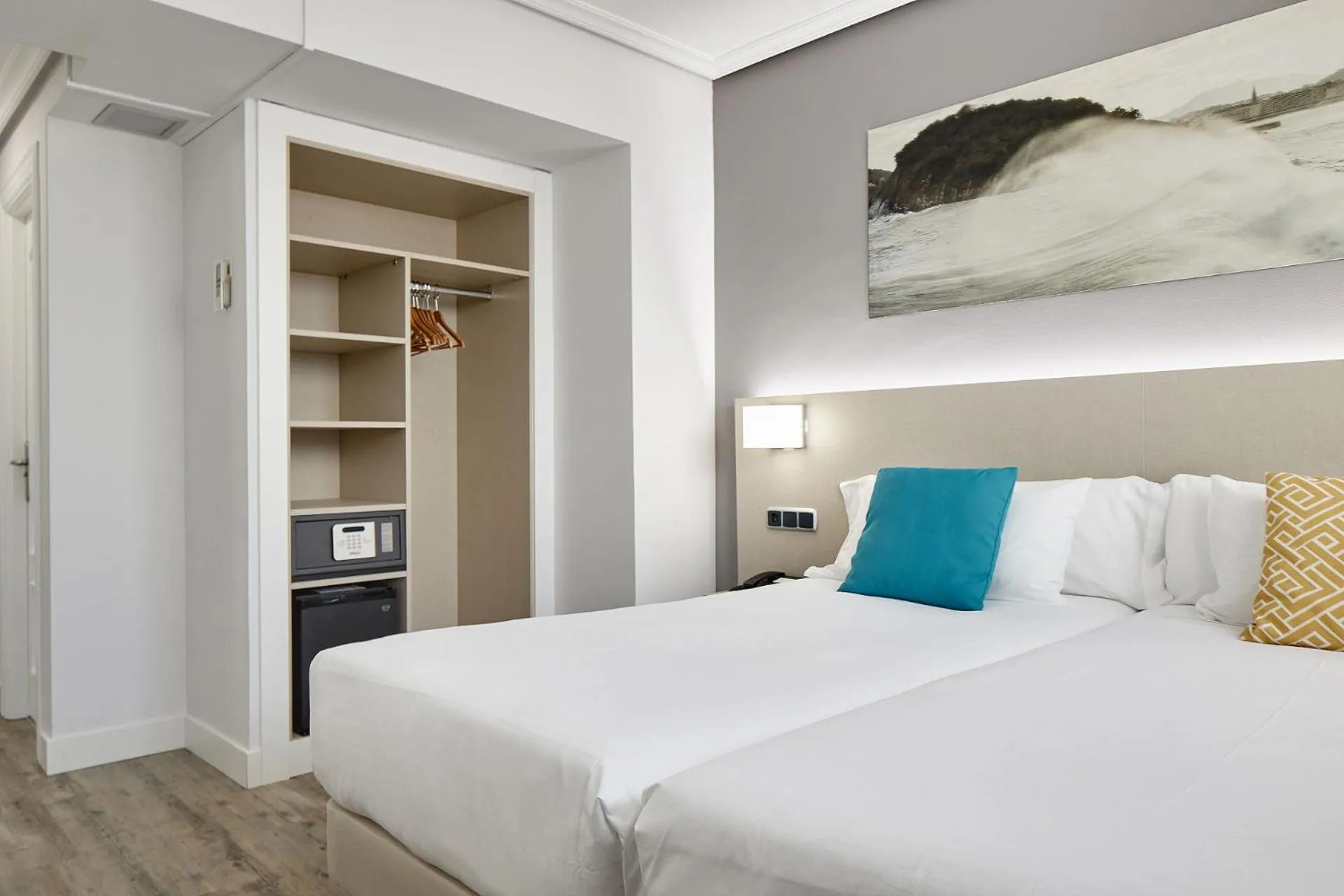 Photo of the whole room, Bed in Hotel Parma