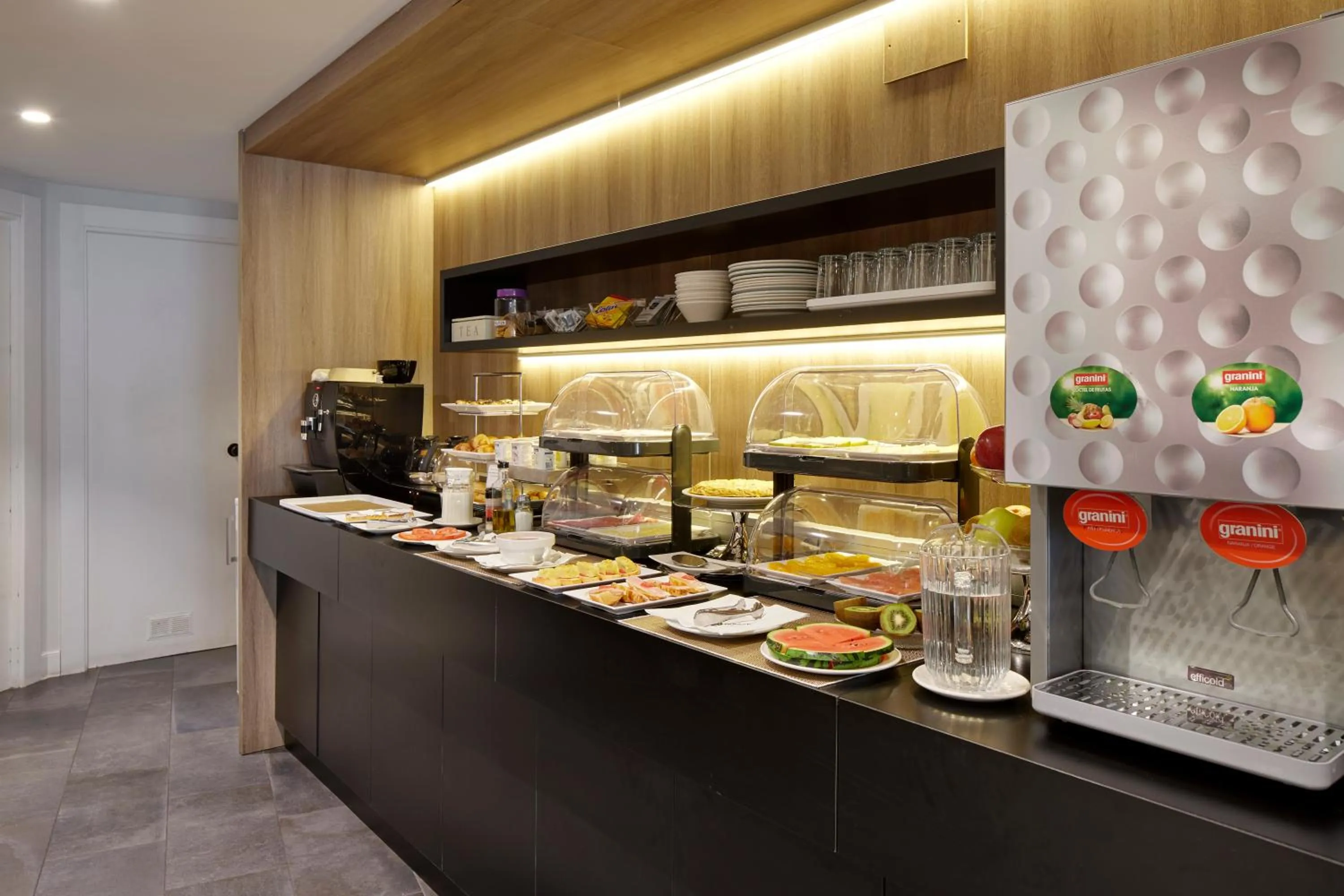 Buffet breakfast in Hotel Parma