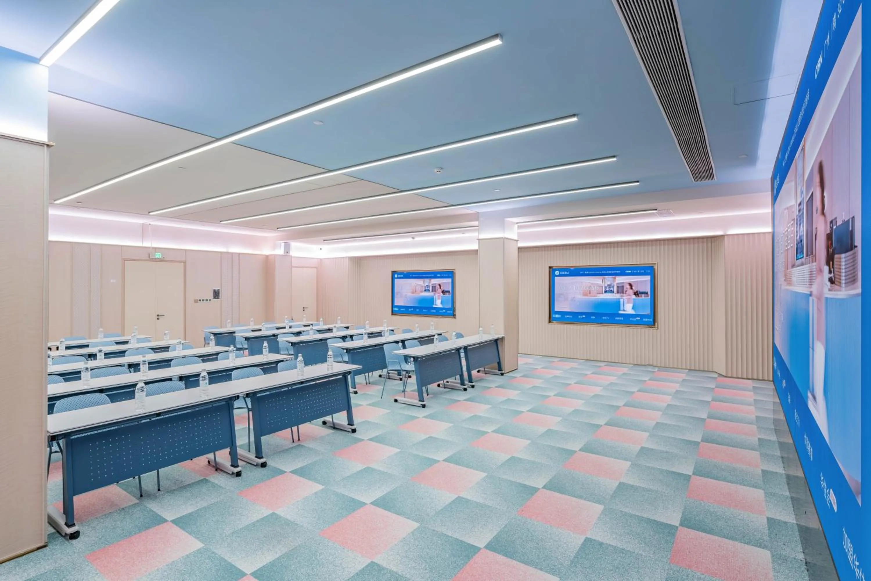 Meeting/conference room in Hanting Hotel Guangzhou Nangang Subway Station