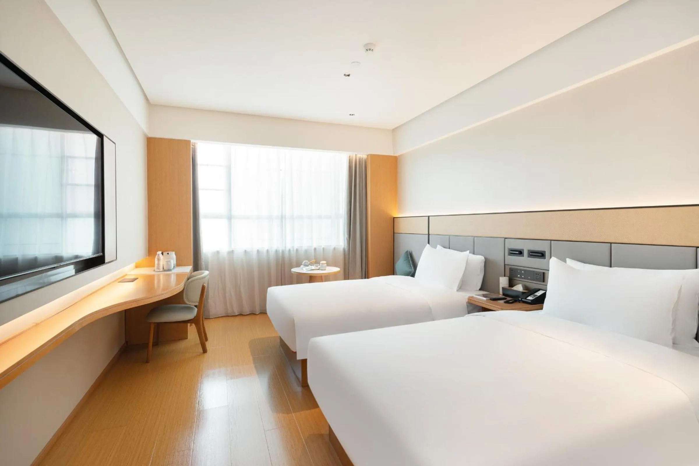 Bedroom, Bed in JI Hotel Guangzhou Tianhe Park Subway Station