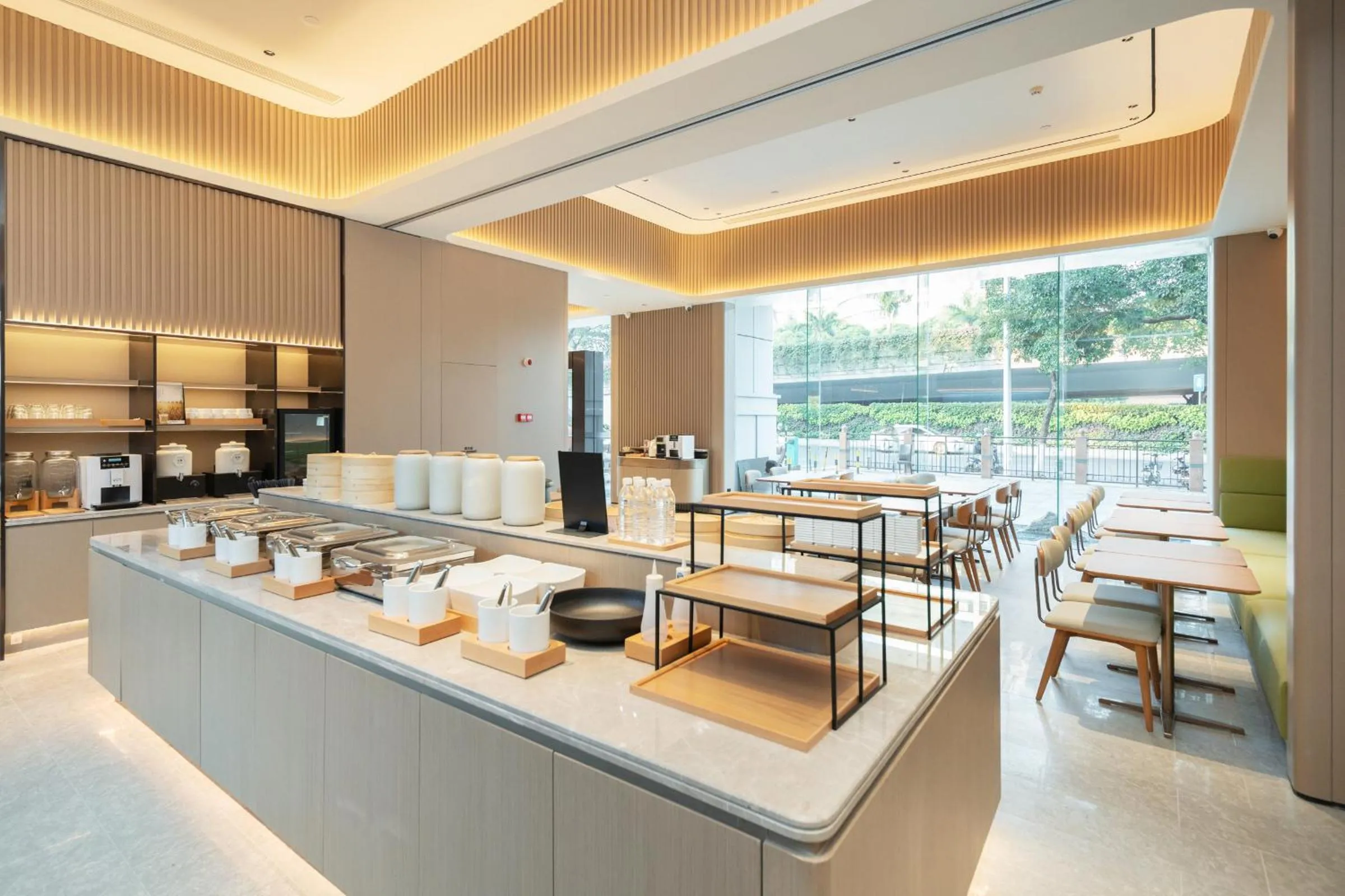 Restaurant/places to eat in JI Hotel Guangzhou Tianhe Park Subway Station