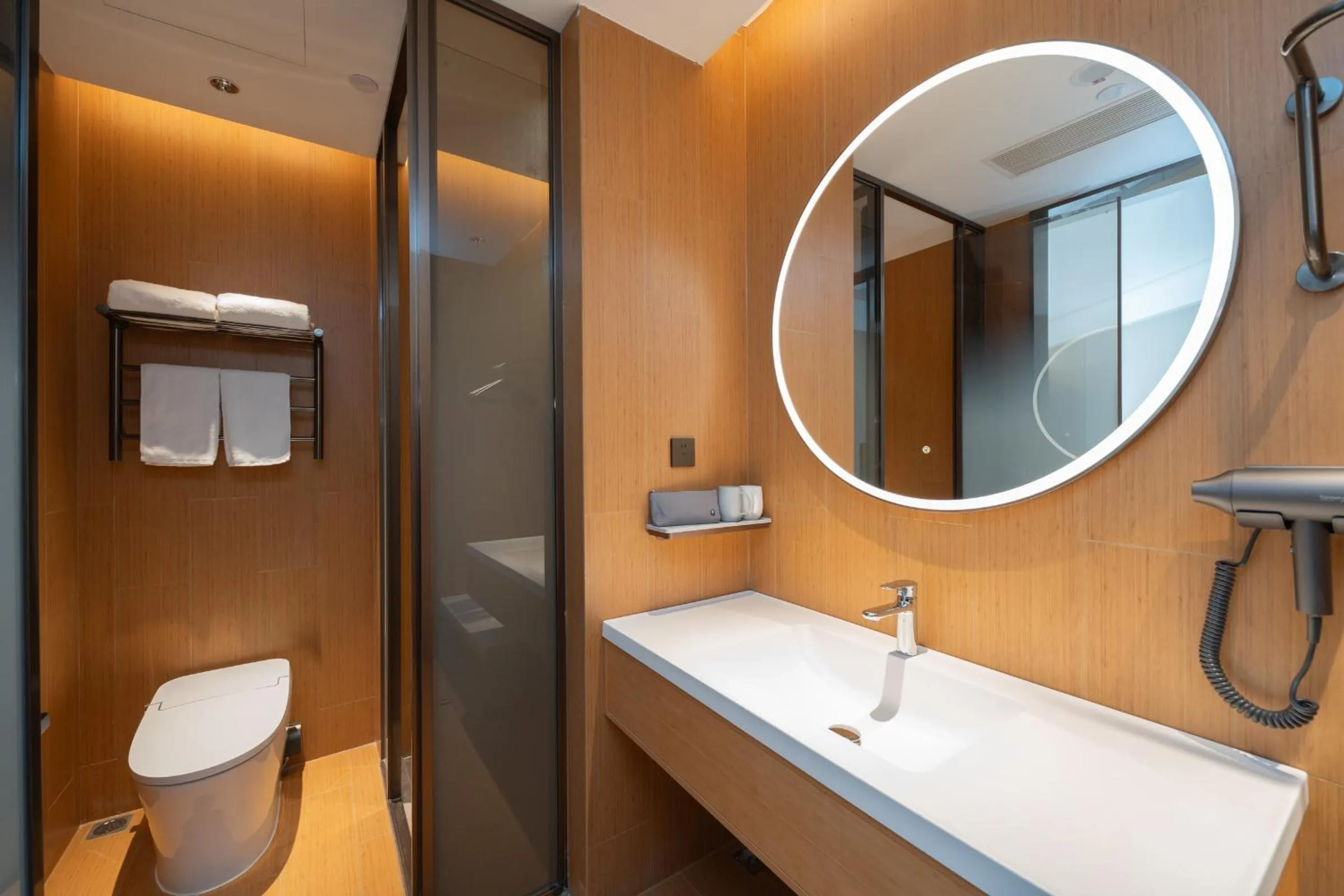 Shower in JI Hotel Guangzhou Panyu Chimelong Wanbo Center