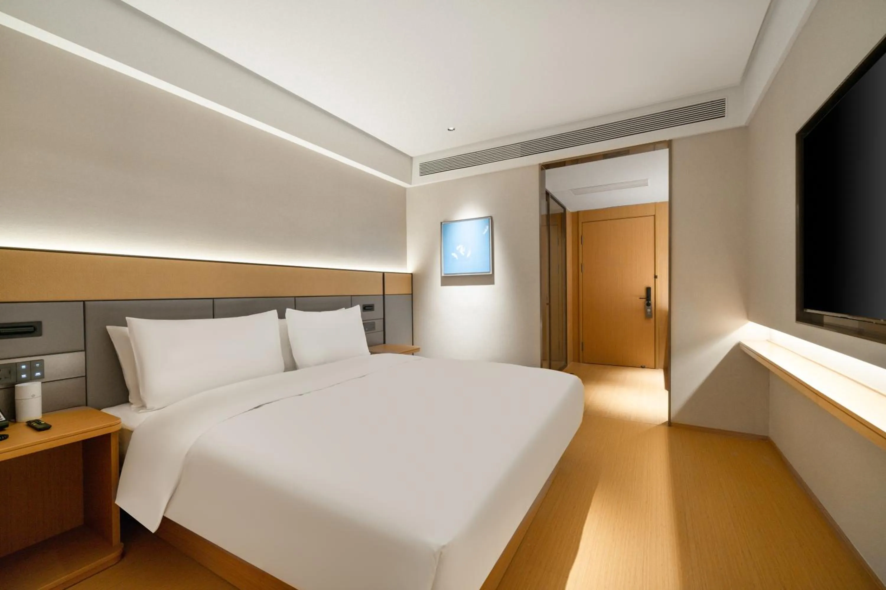 Property logo or sign, Bed in JI Hotel Guangzhou Liwan TCL Yunfeng Technology Park