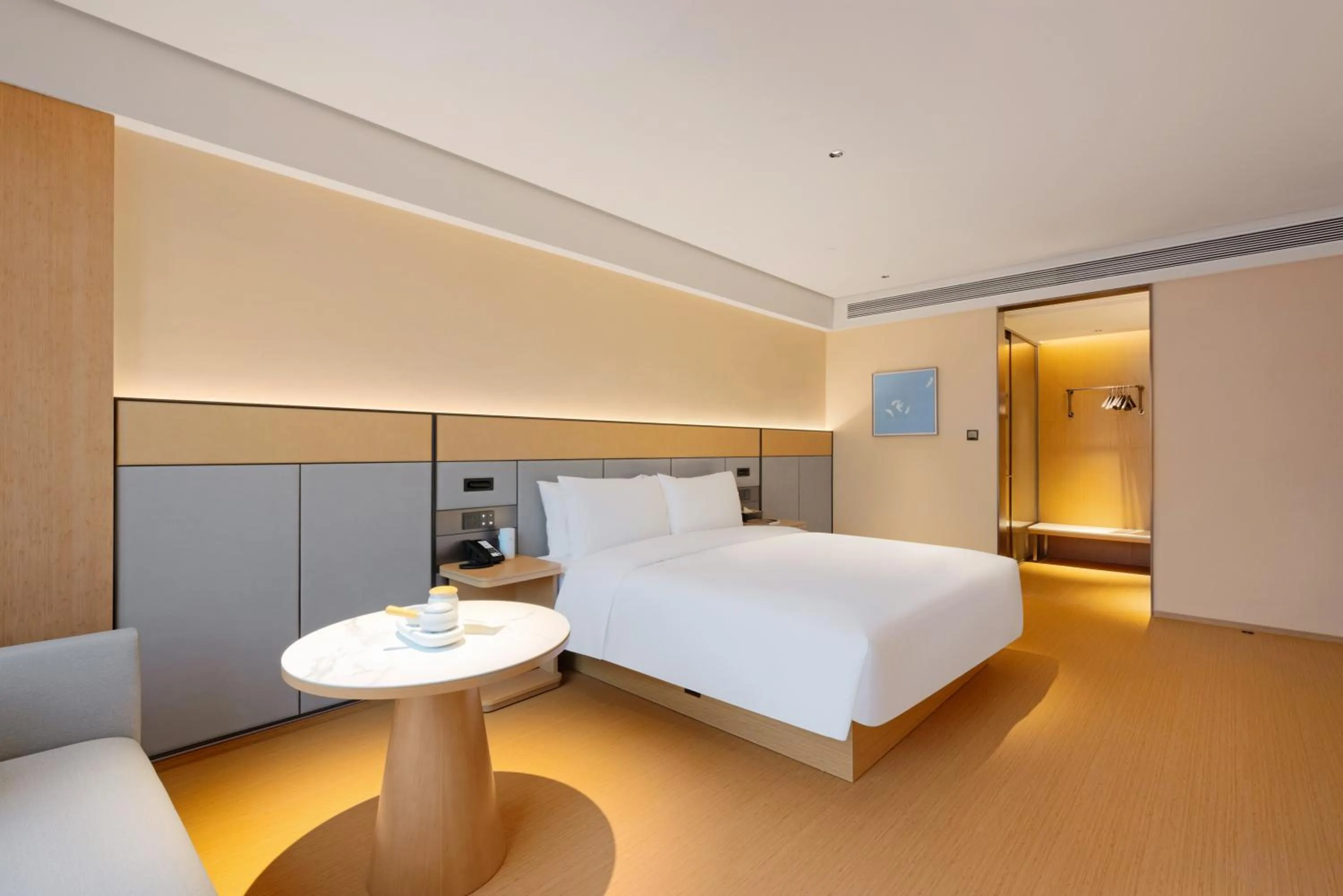 Bed in JI Hotel Chongqing Yuanjiagang Subway Station