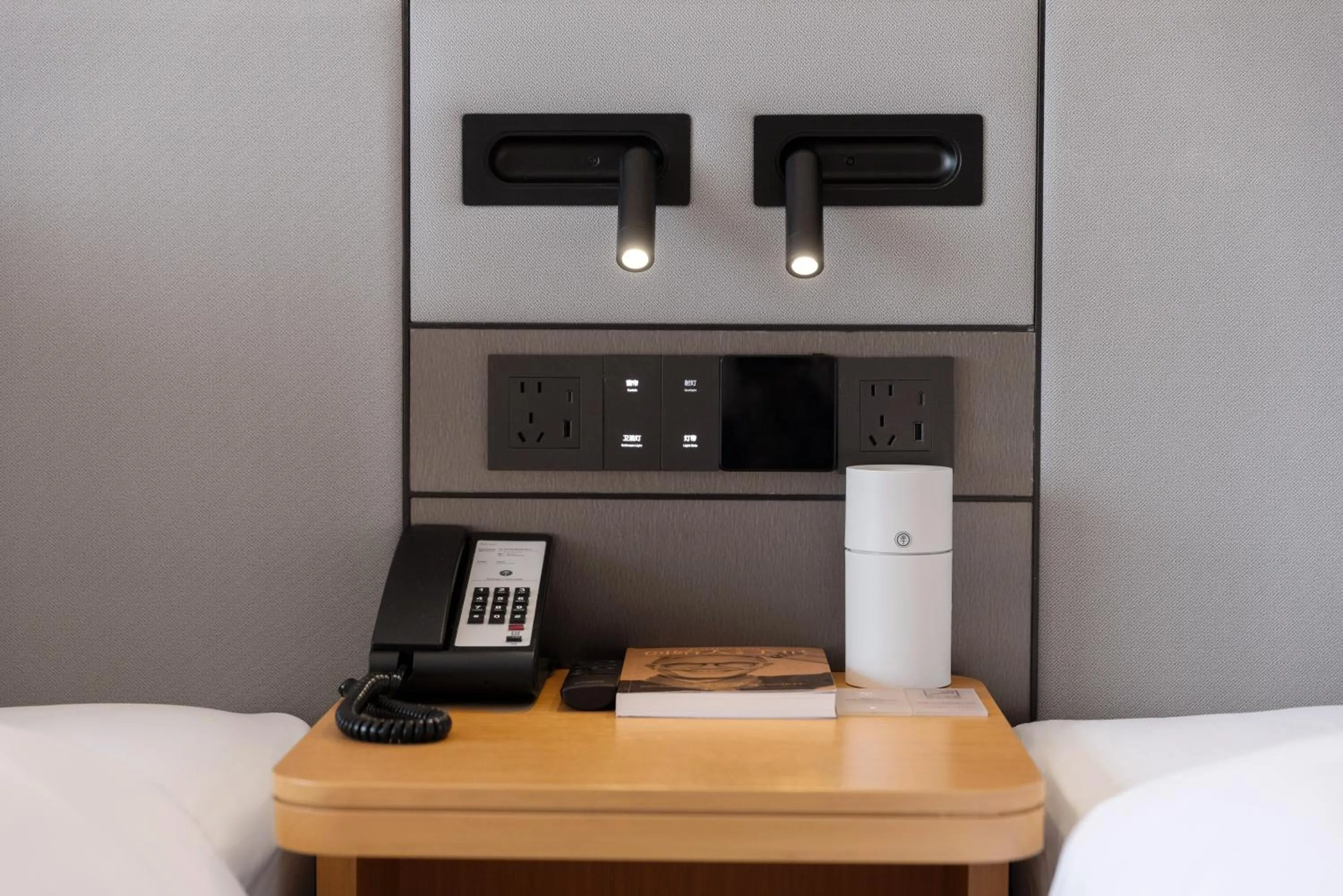 Photo of the whole room, Bed in JI Hotel Chongqing Yuanjiagang Subway Station