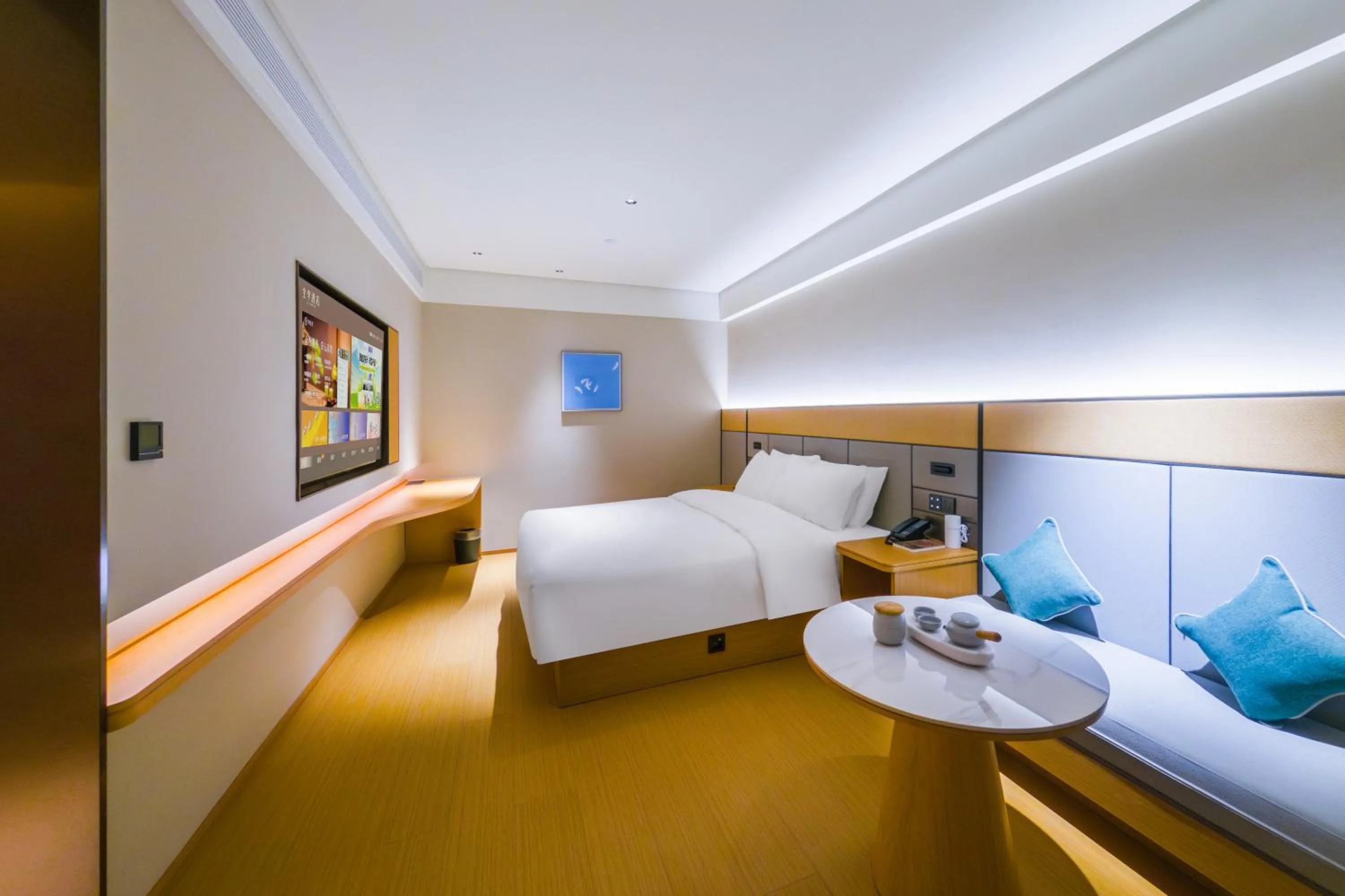 Bed in JI Hotel Chongqing Yuanjiagang Subway Station