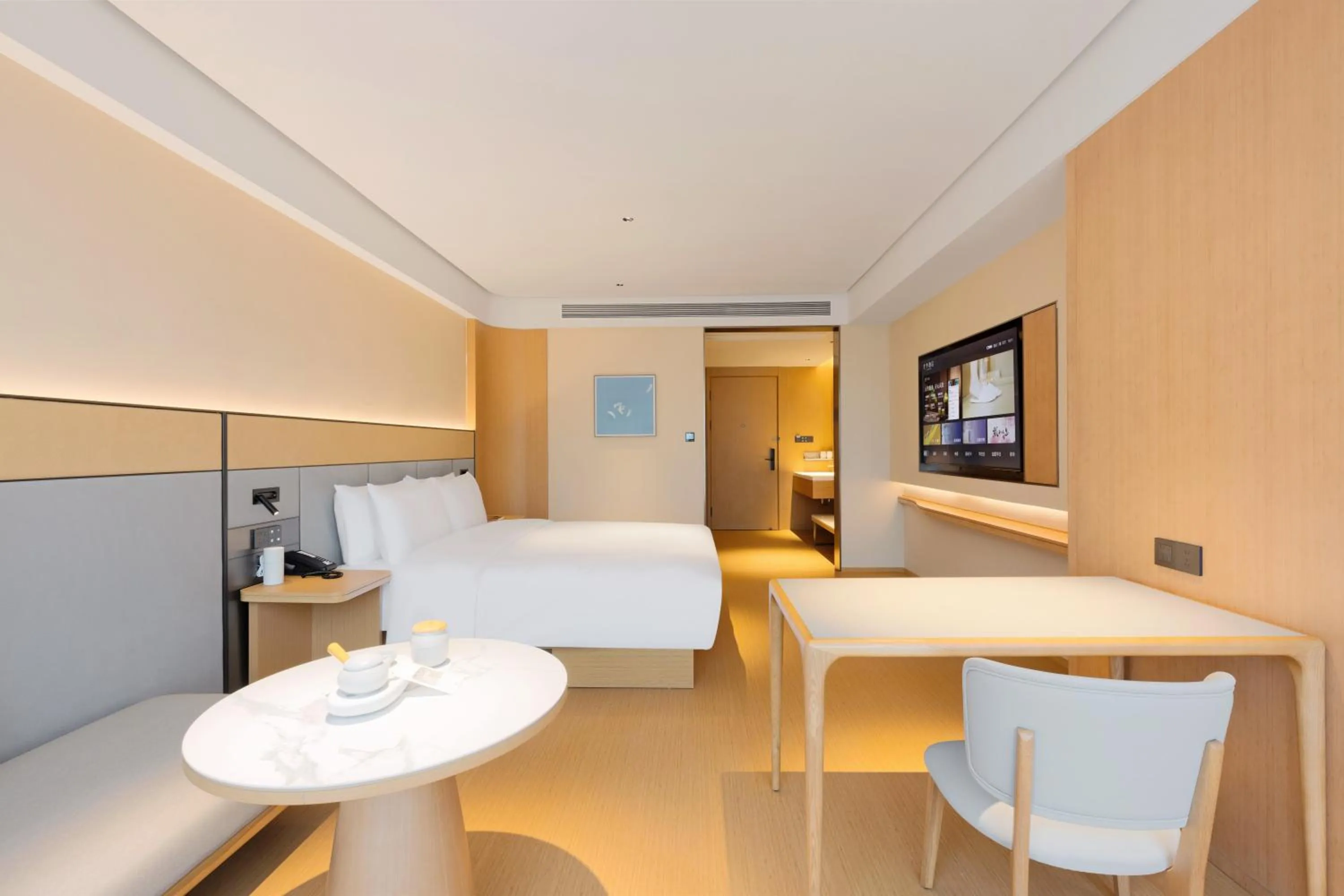 Photo of the whole room, Bed in JI Hotel Chongqing Yuanjiagang Subway Station