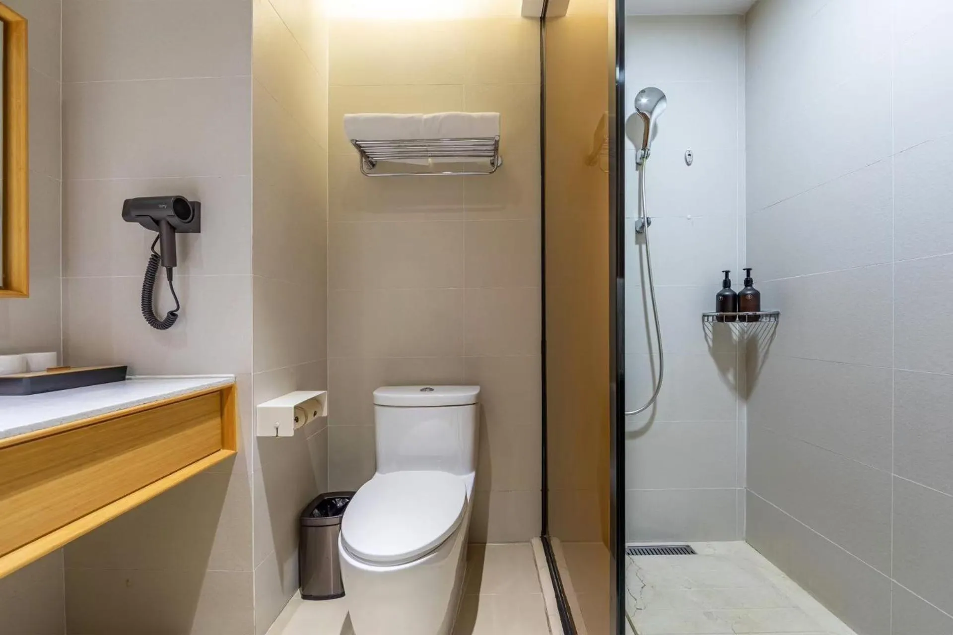 Shower in JI Hotel Shanghai Changshou Road