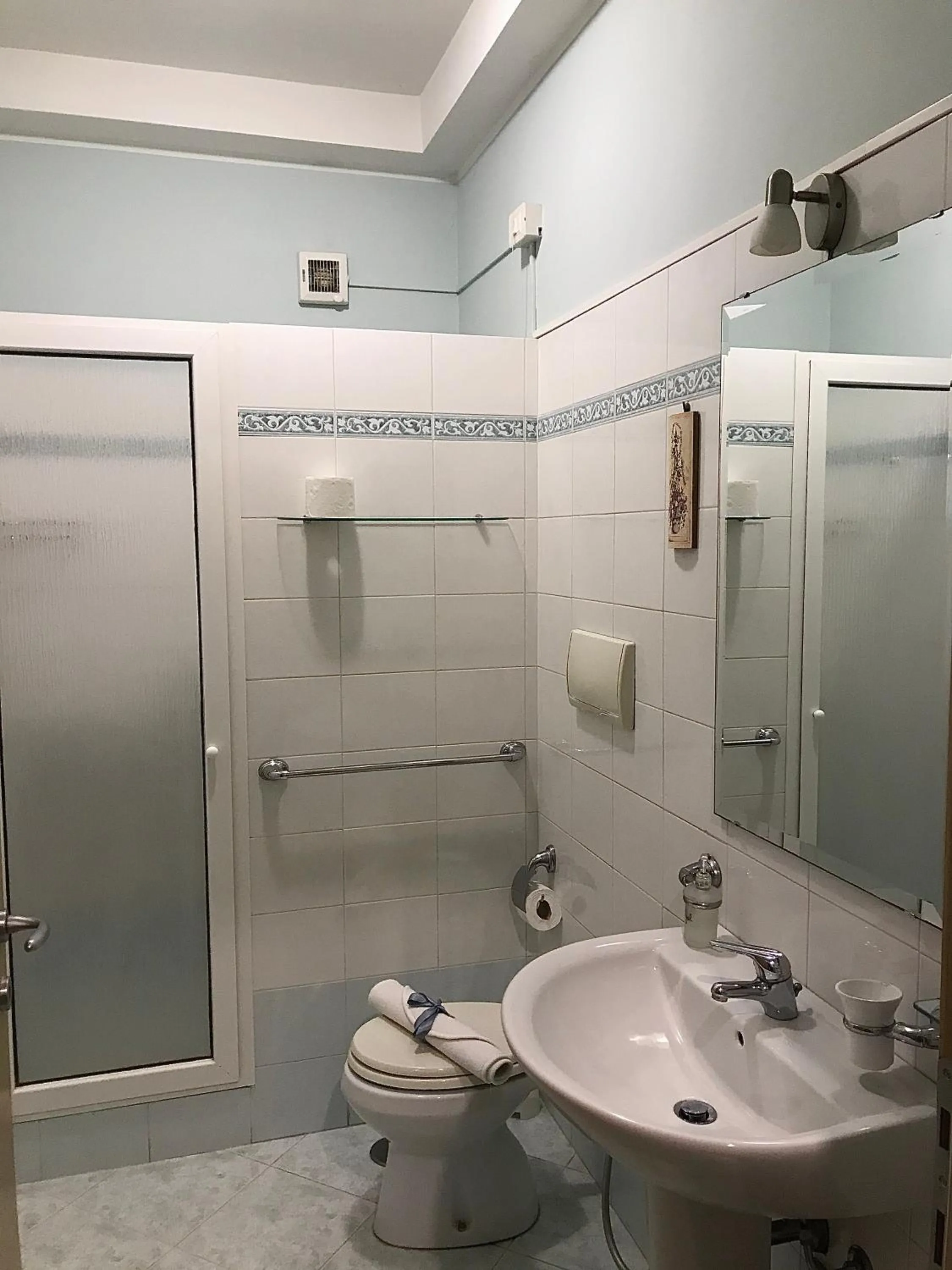 Bathroom in B&B Le Camerette di Edda