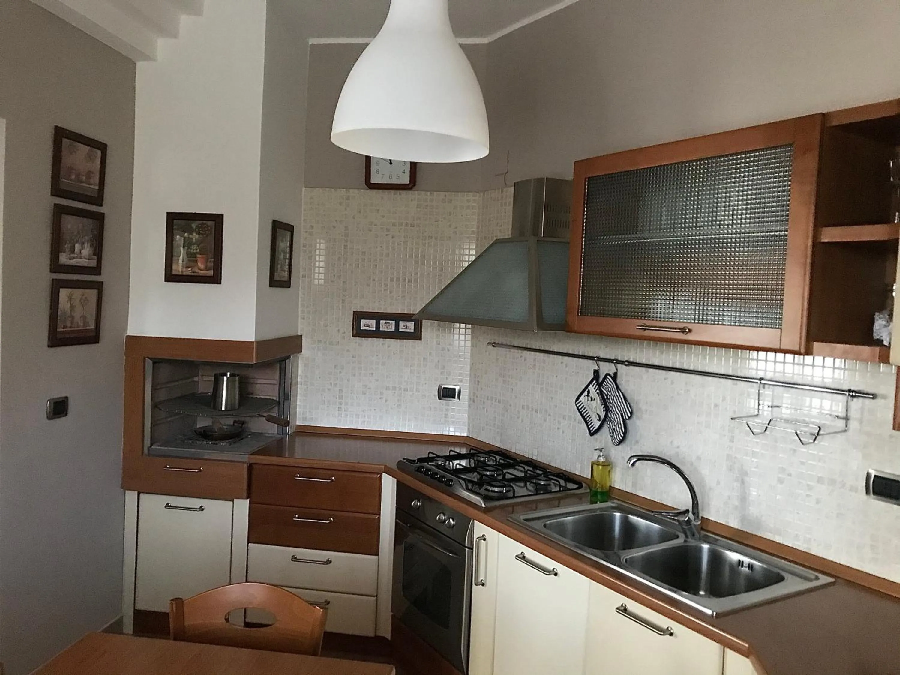 Communal kitchen in B&B Le Camerette di Edda