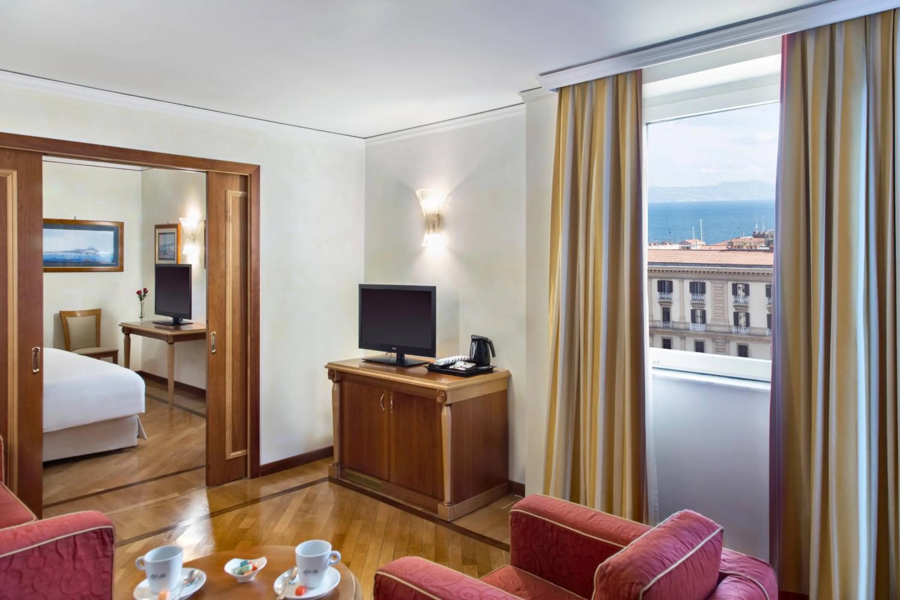 Photo of the whole room, Bed in Renaissance Naples Hotel Mediterraneo