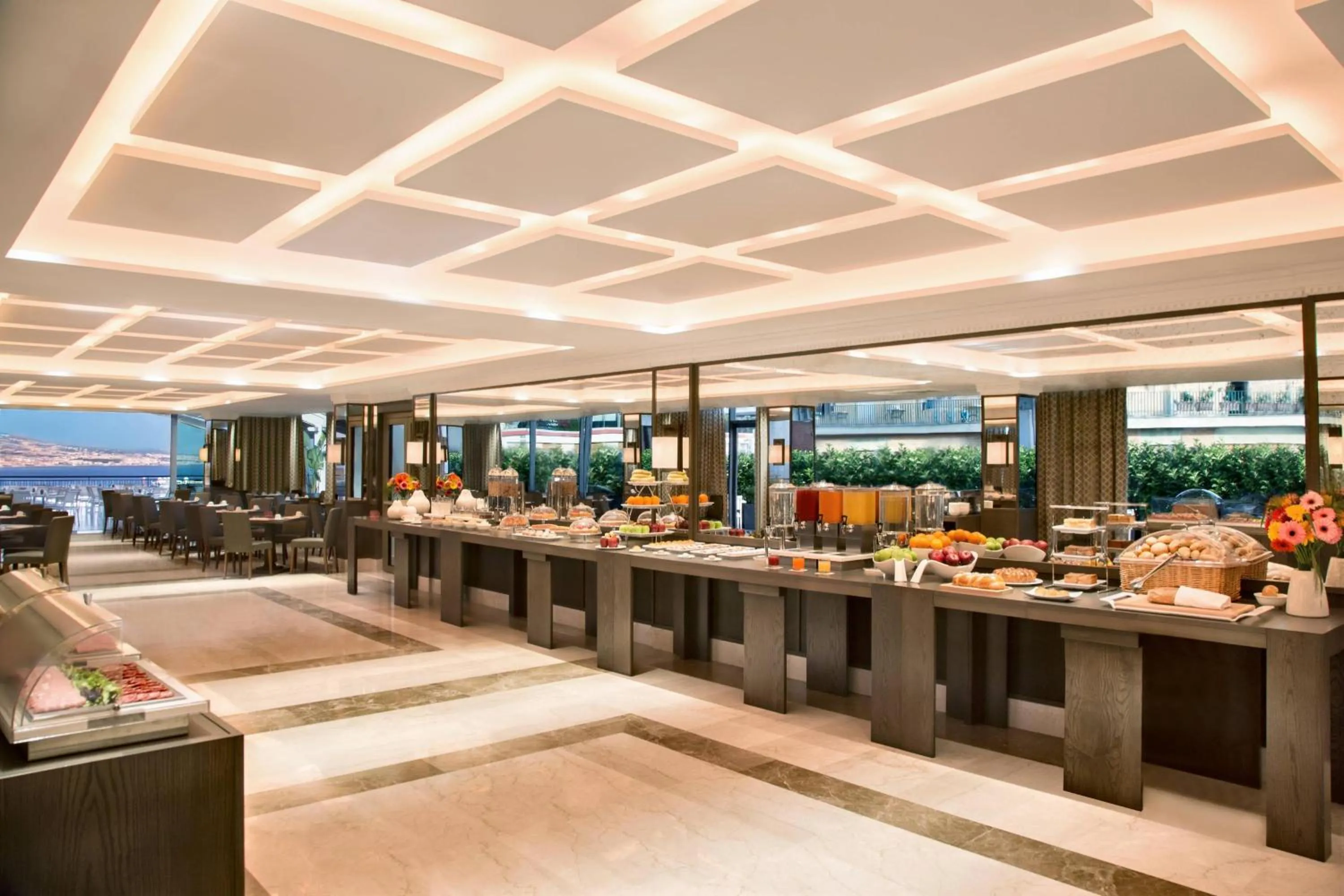 Breakfast in Renaissance Naples Hotel Mediterraneo