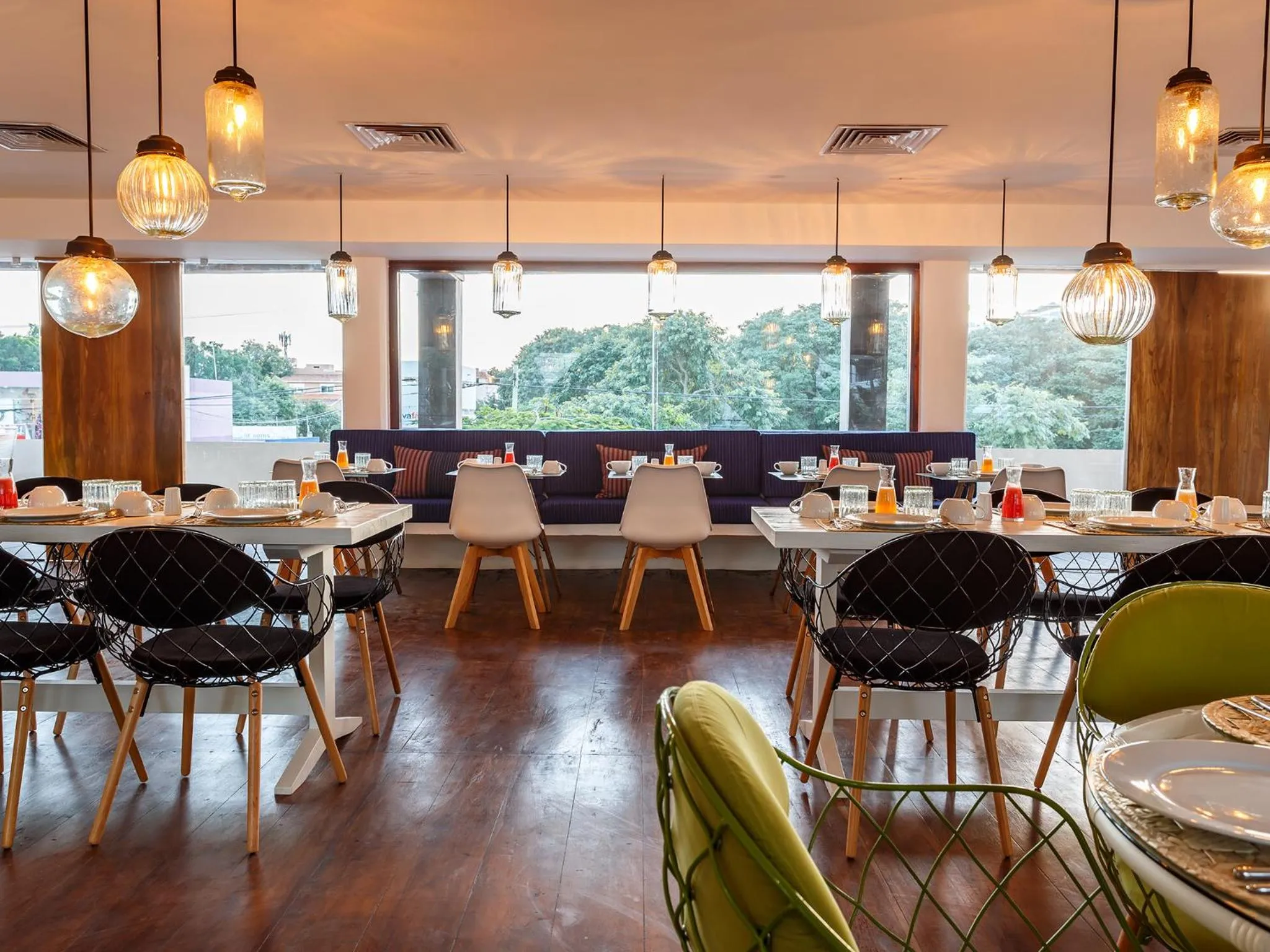 Restaurant/places to eat in HM Playa del Carmen