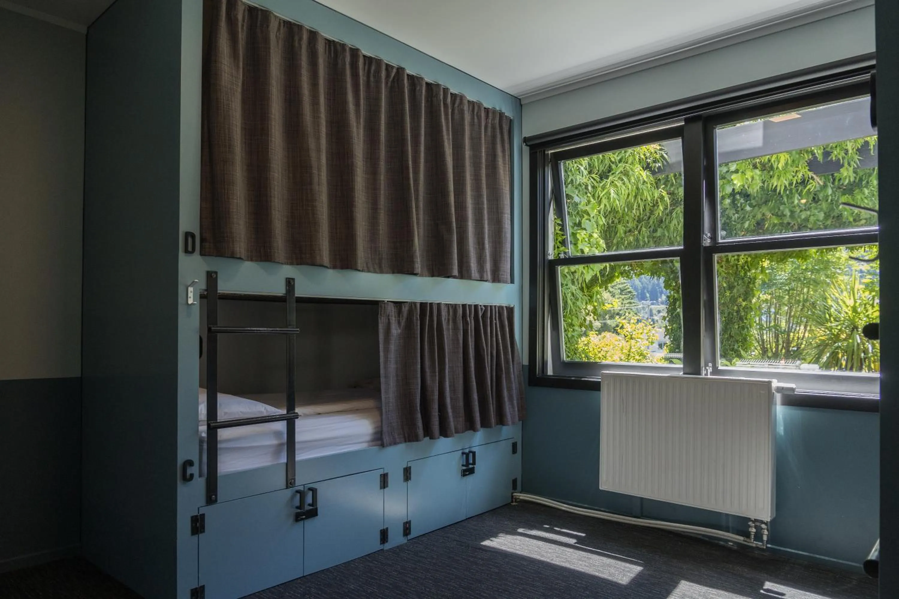 Bed in The Black Sheep Backpackers