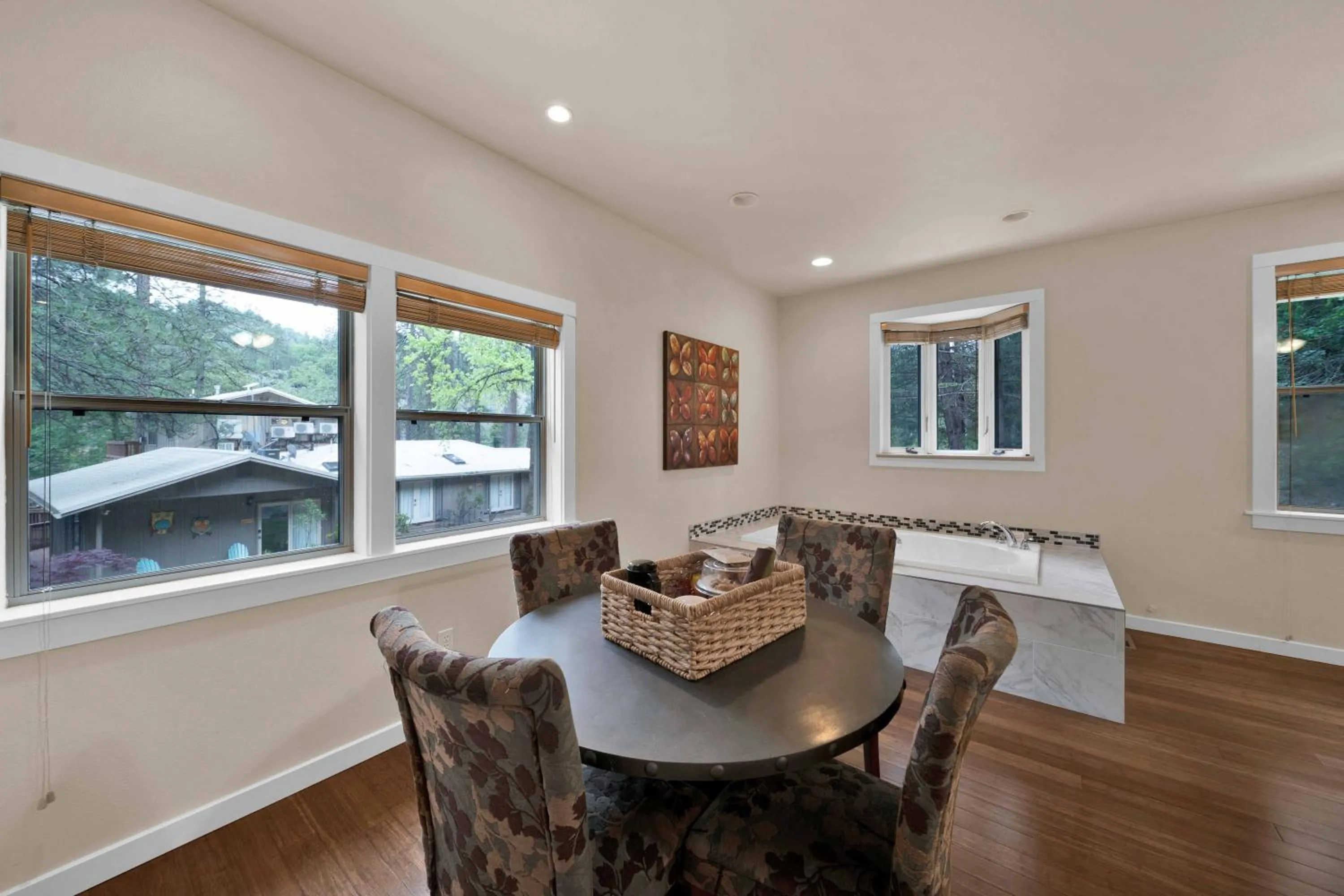 The Inn at Shasta Lake