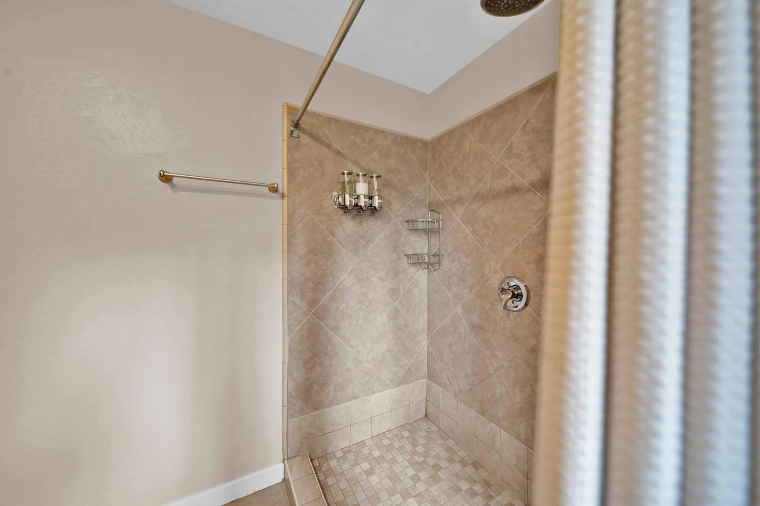 The Inn at Shasta Lake