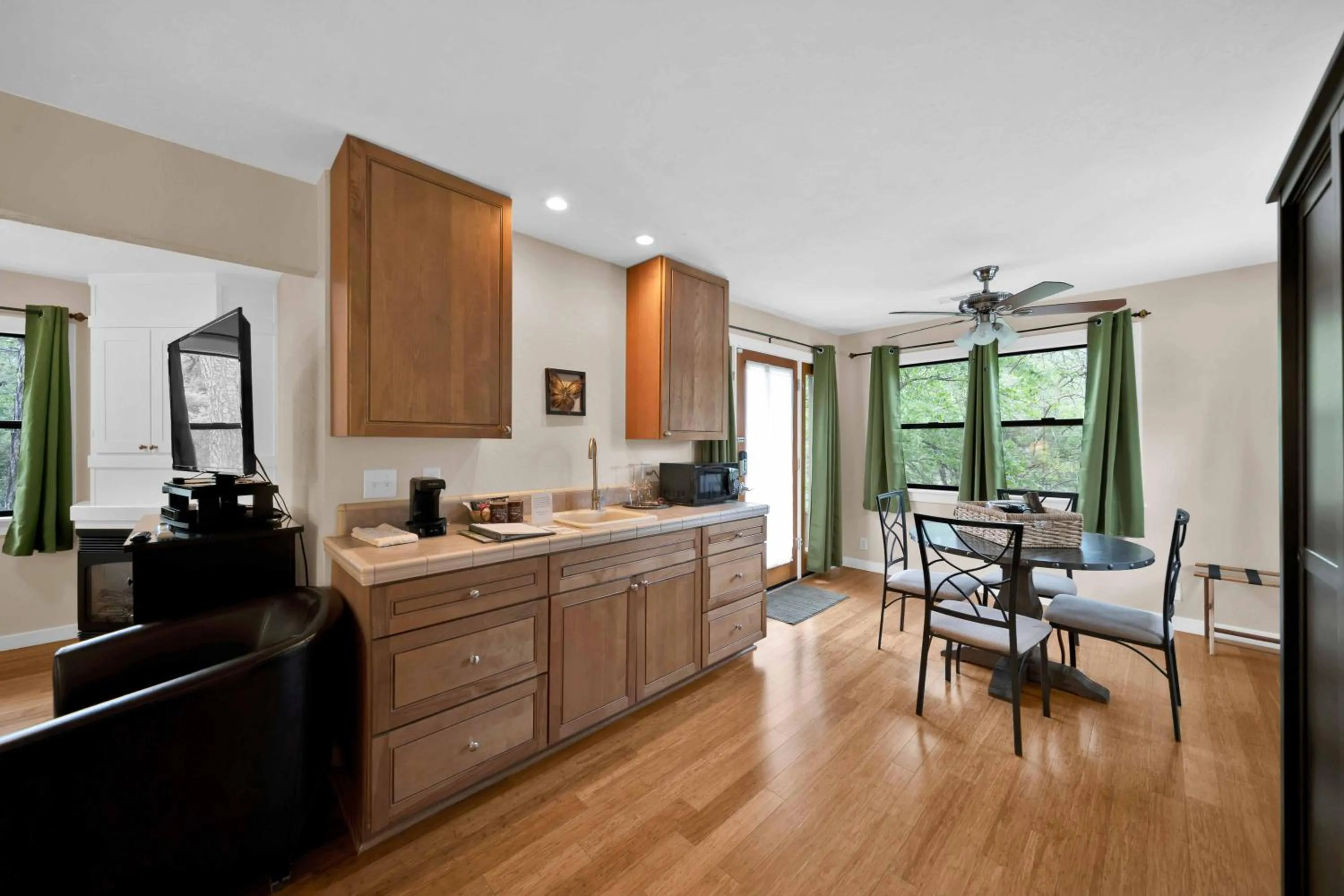 The Inn at Shasta Lake