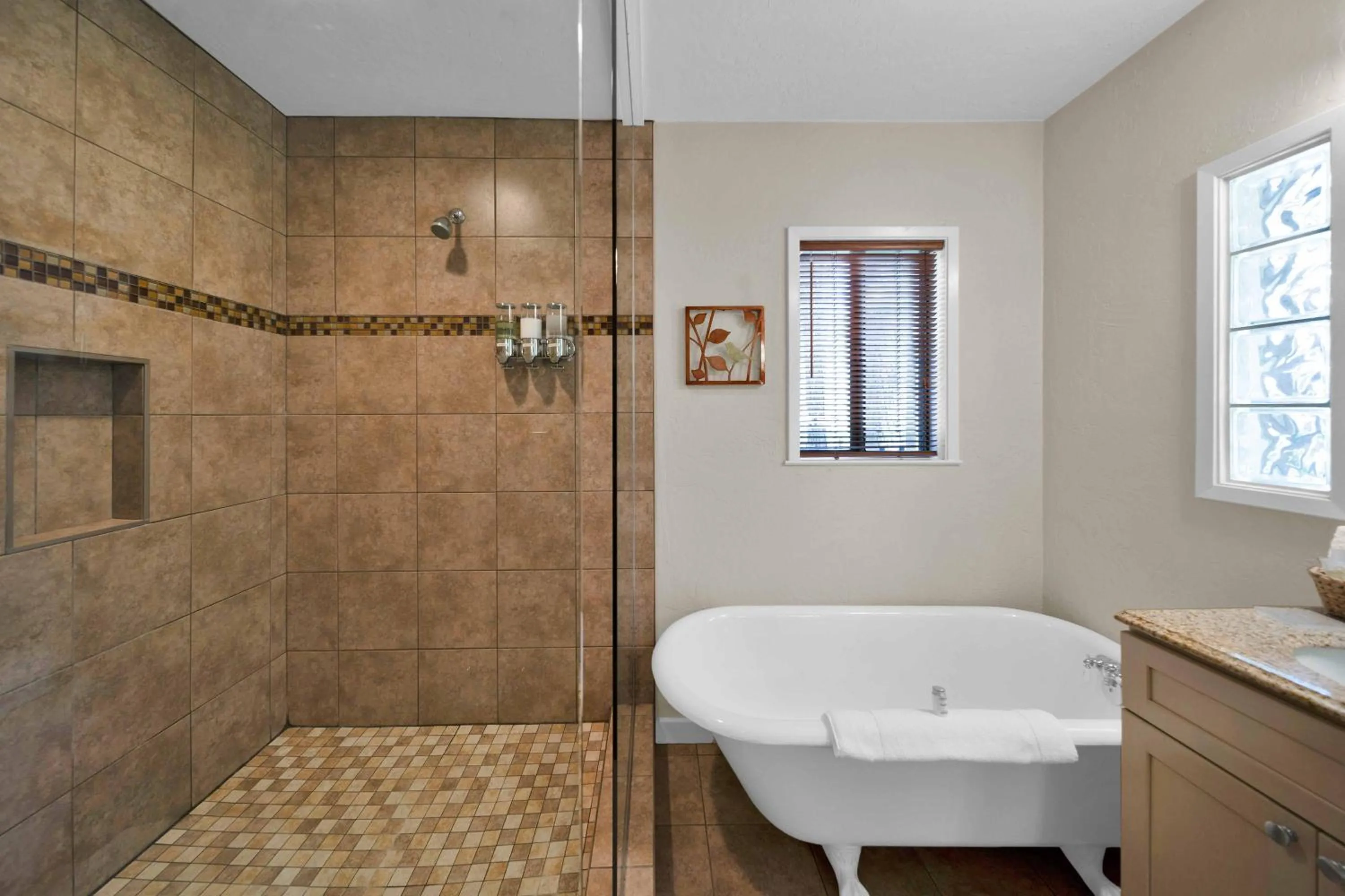 The Inn at Shasta Lake