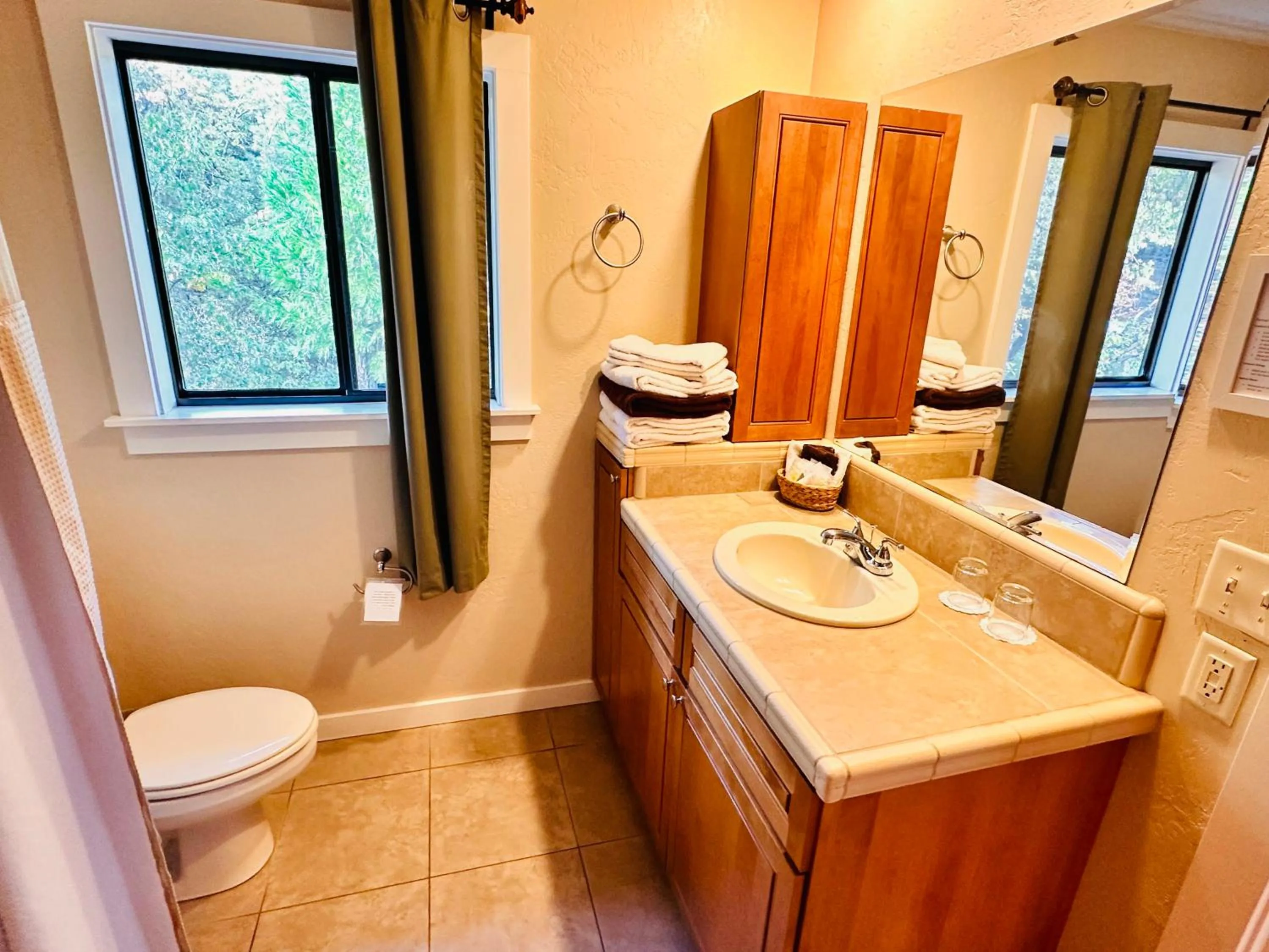 The Inn at Shasta Lake