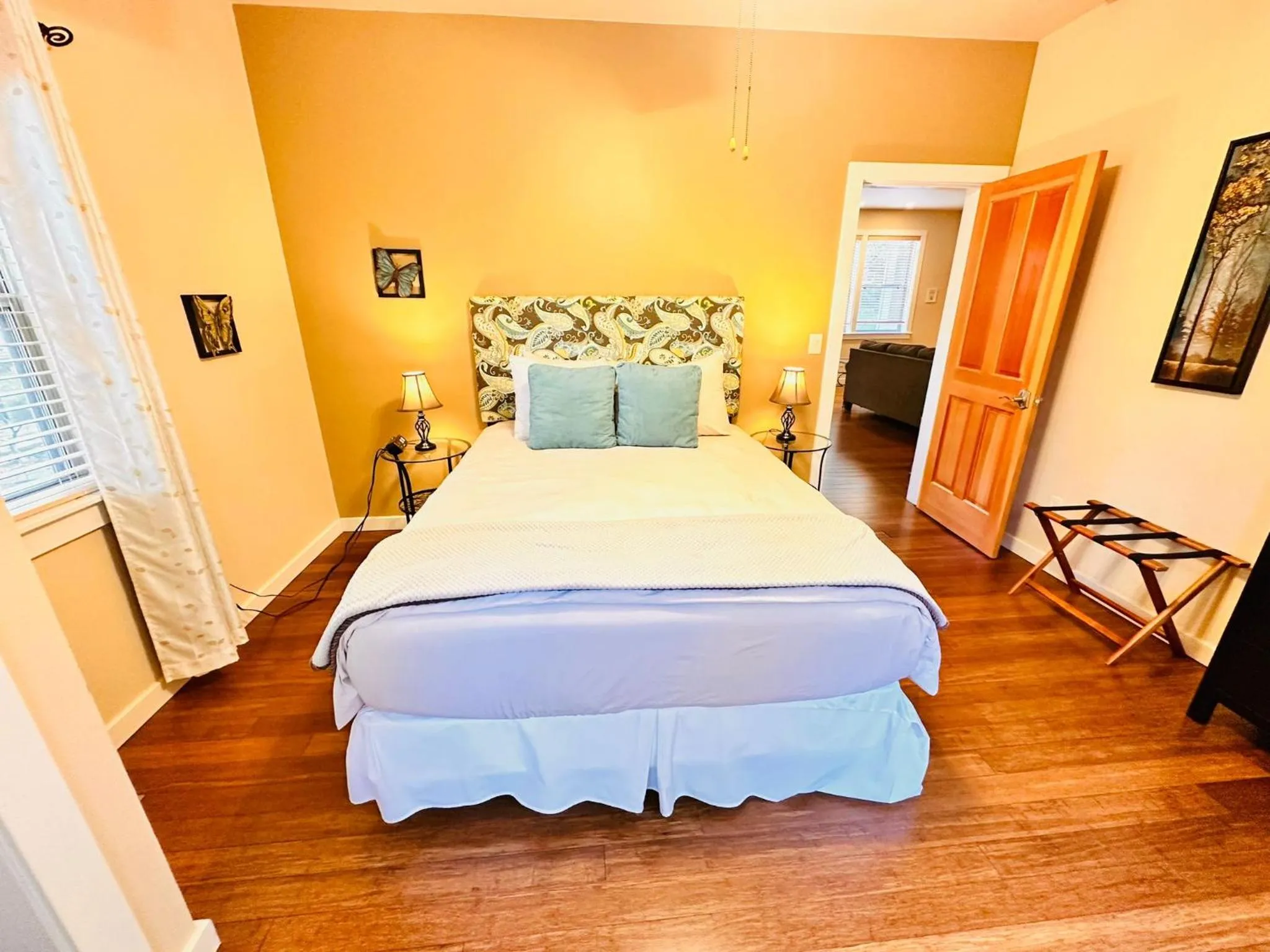 Bed in The Inn at Shasta Lake